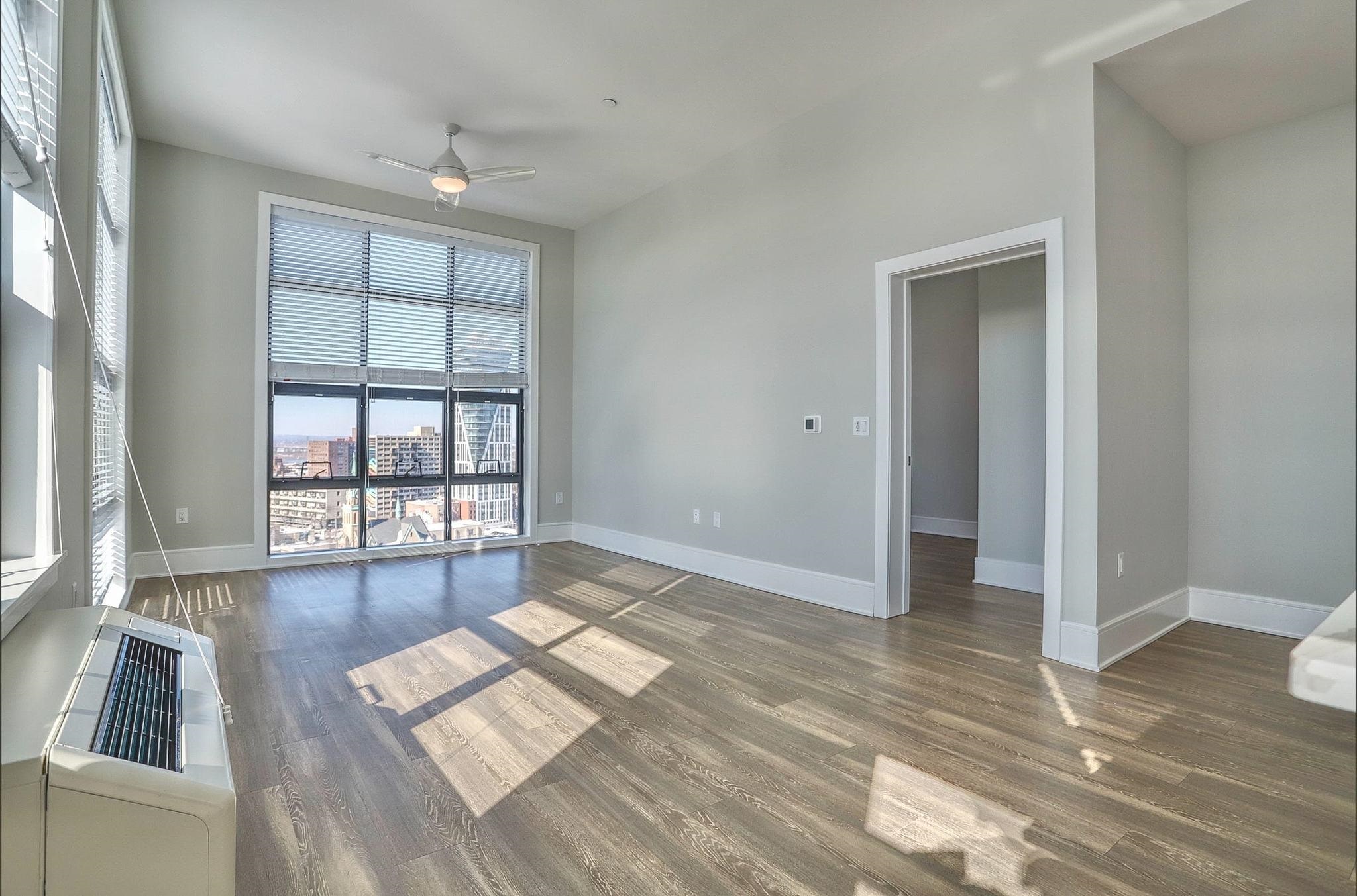 32 OAKLAND AVE Unit: 1516