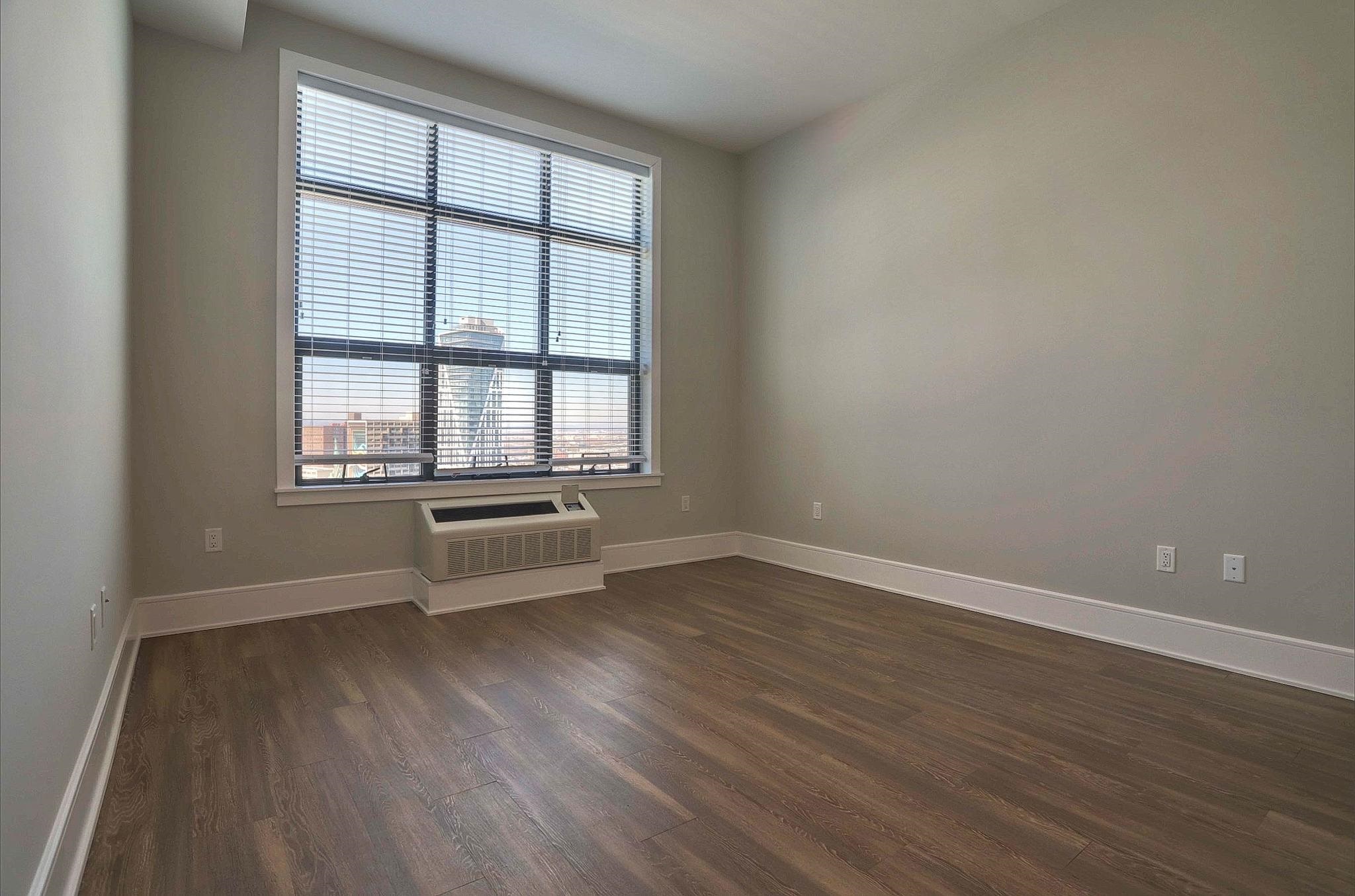 32 OAKLAND AVE Unit: 1516