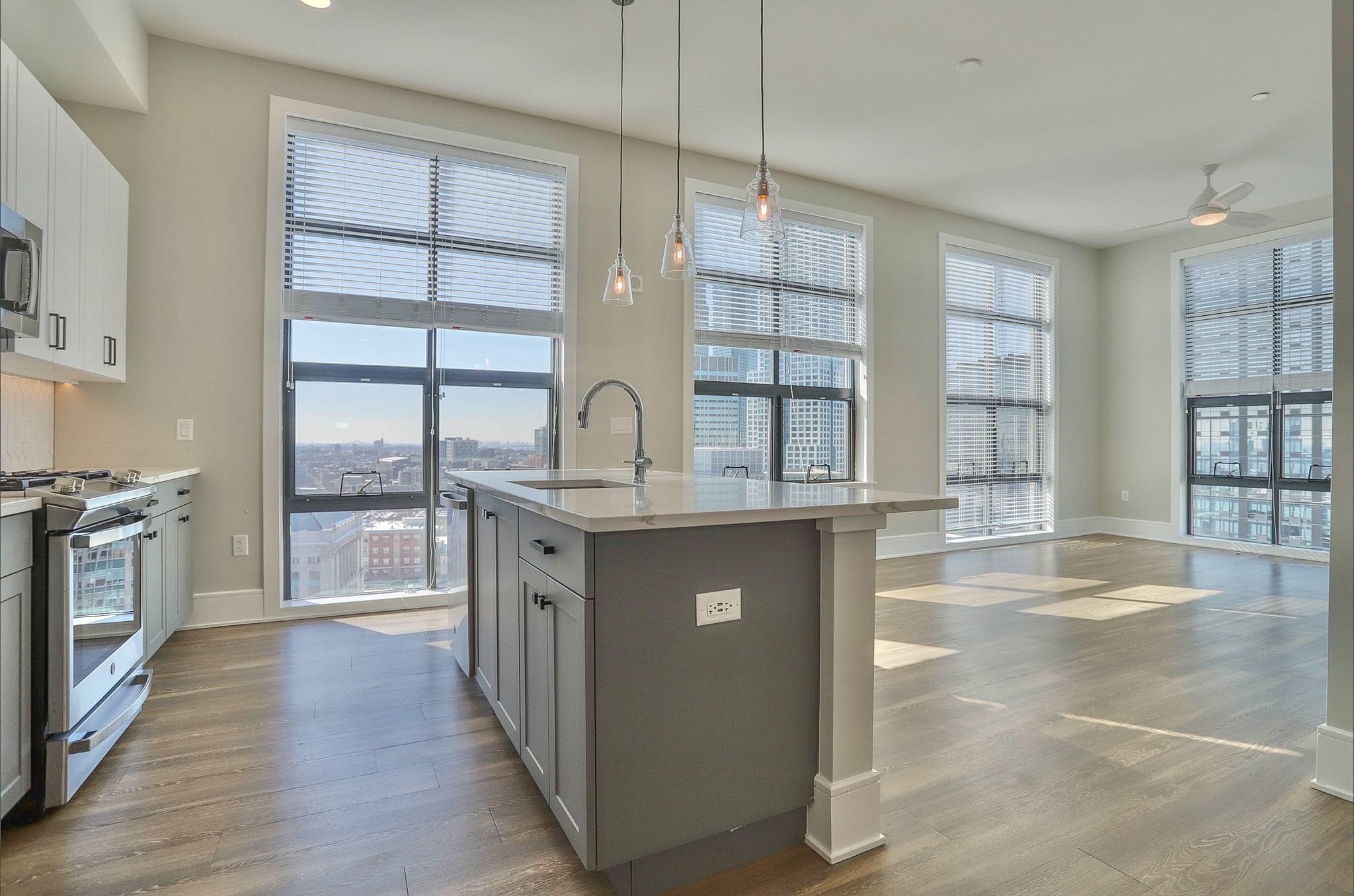 32 OAKLAND AVE Unit: 1516