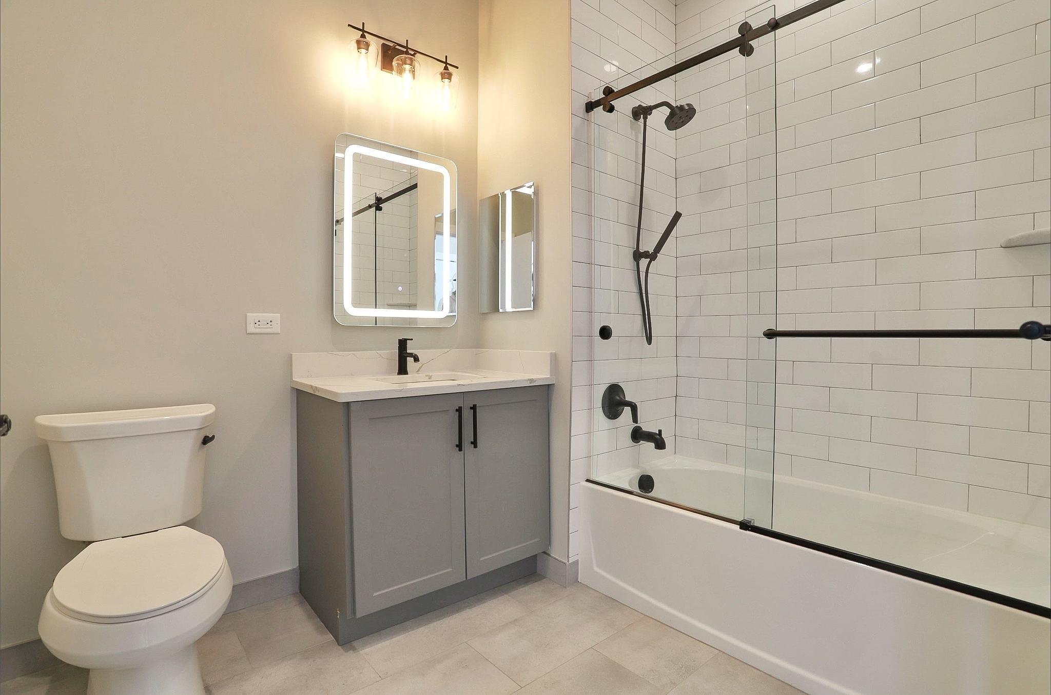 32 OAKLAND AVE Unit: 1516