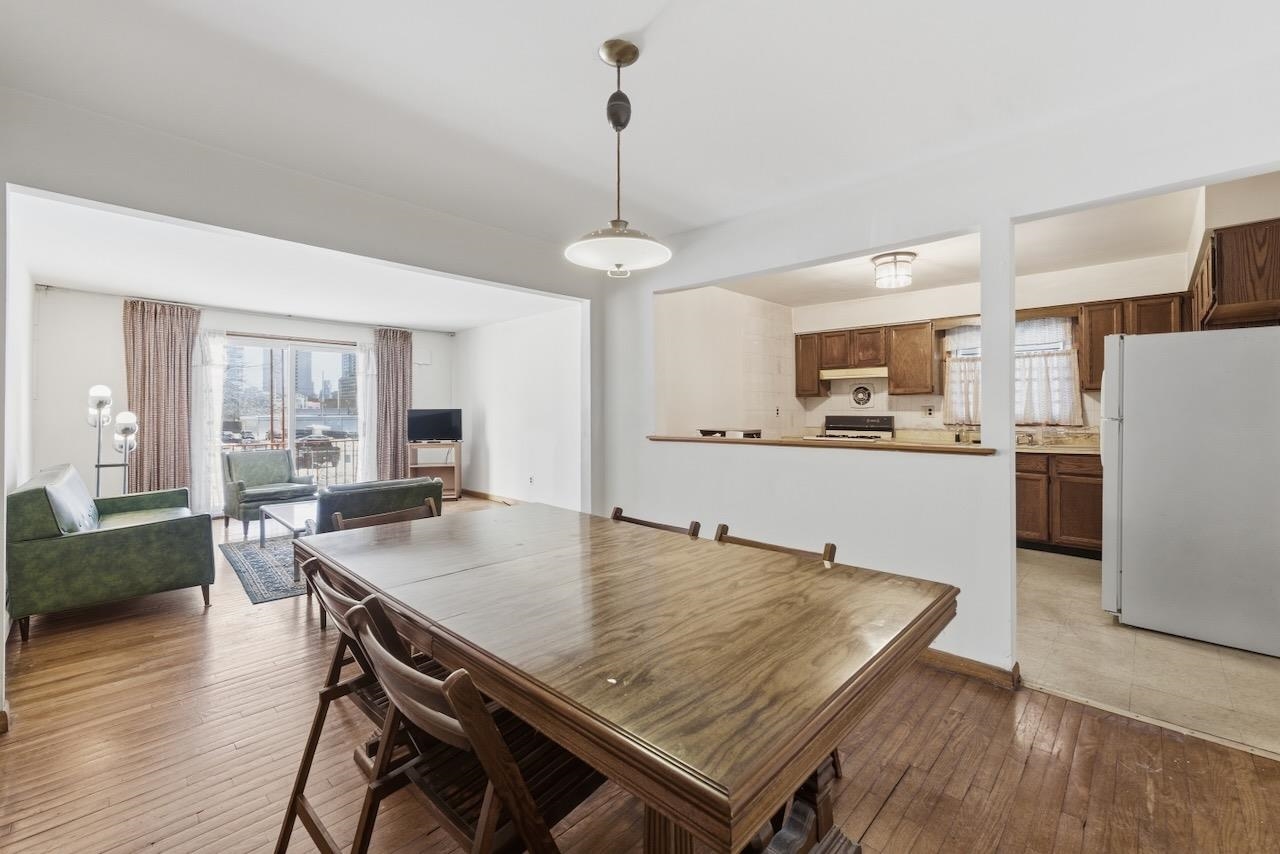 471 MANILA AVE