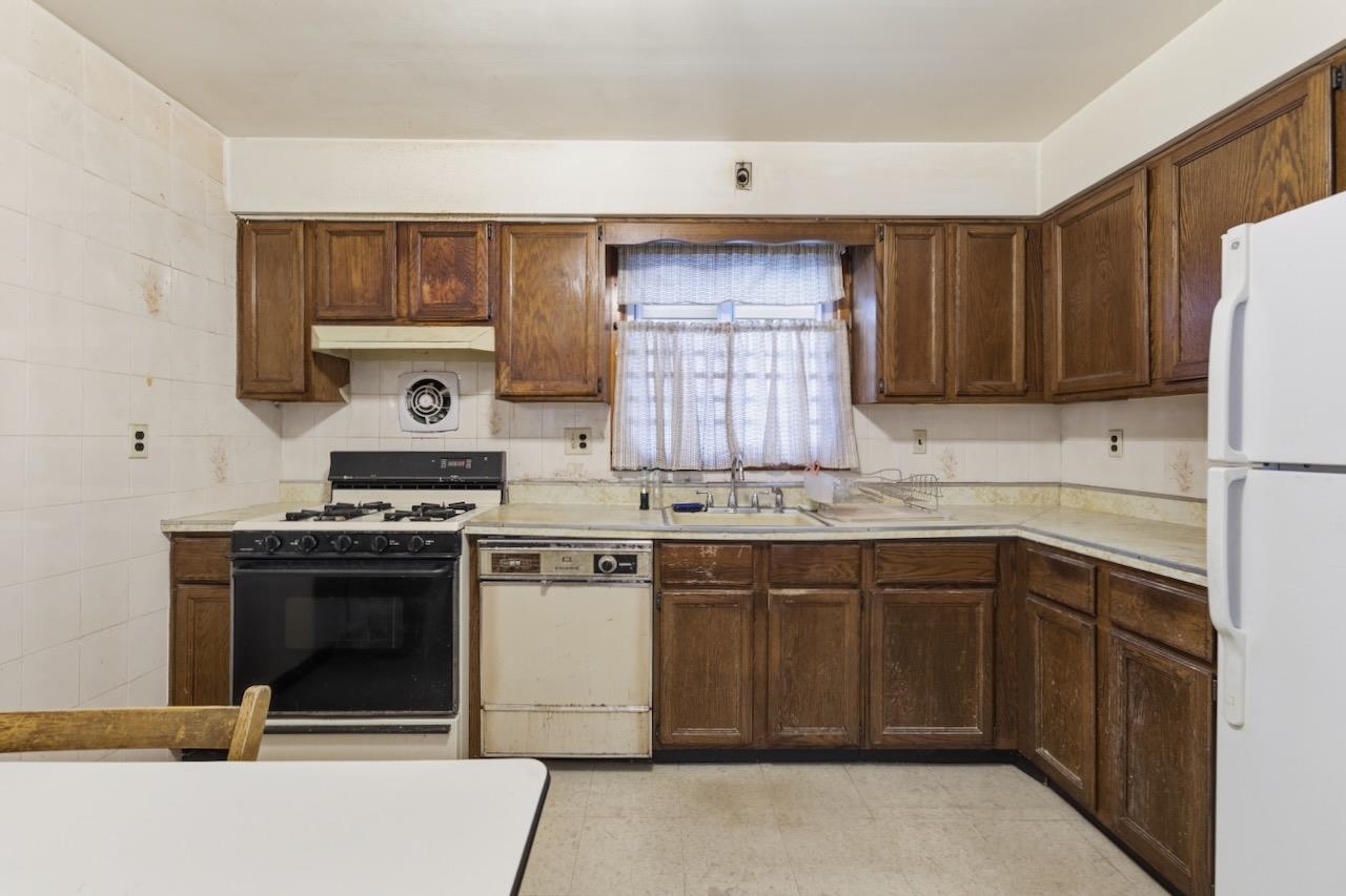 471 MANILA AVE