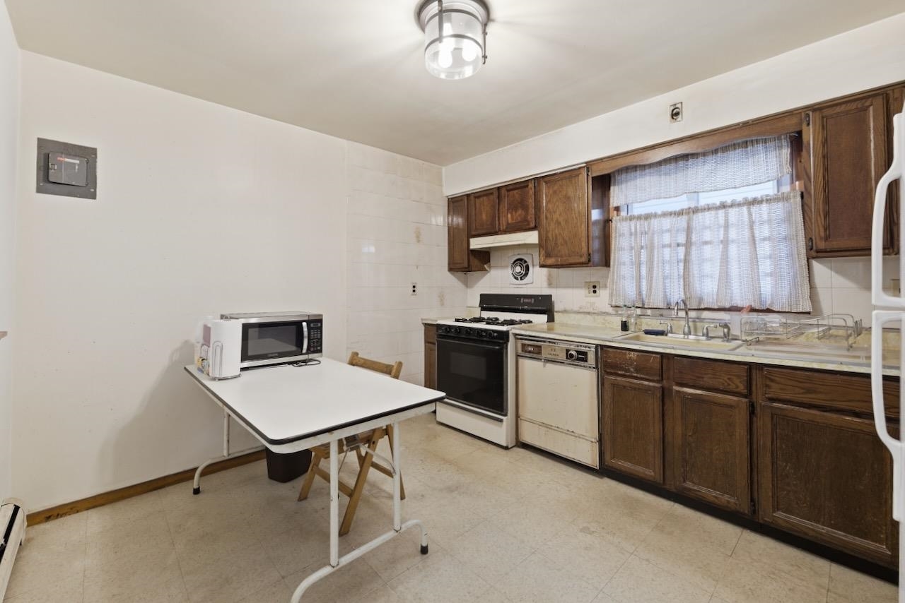 471 MANILA AVE