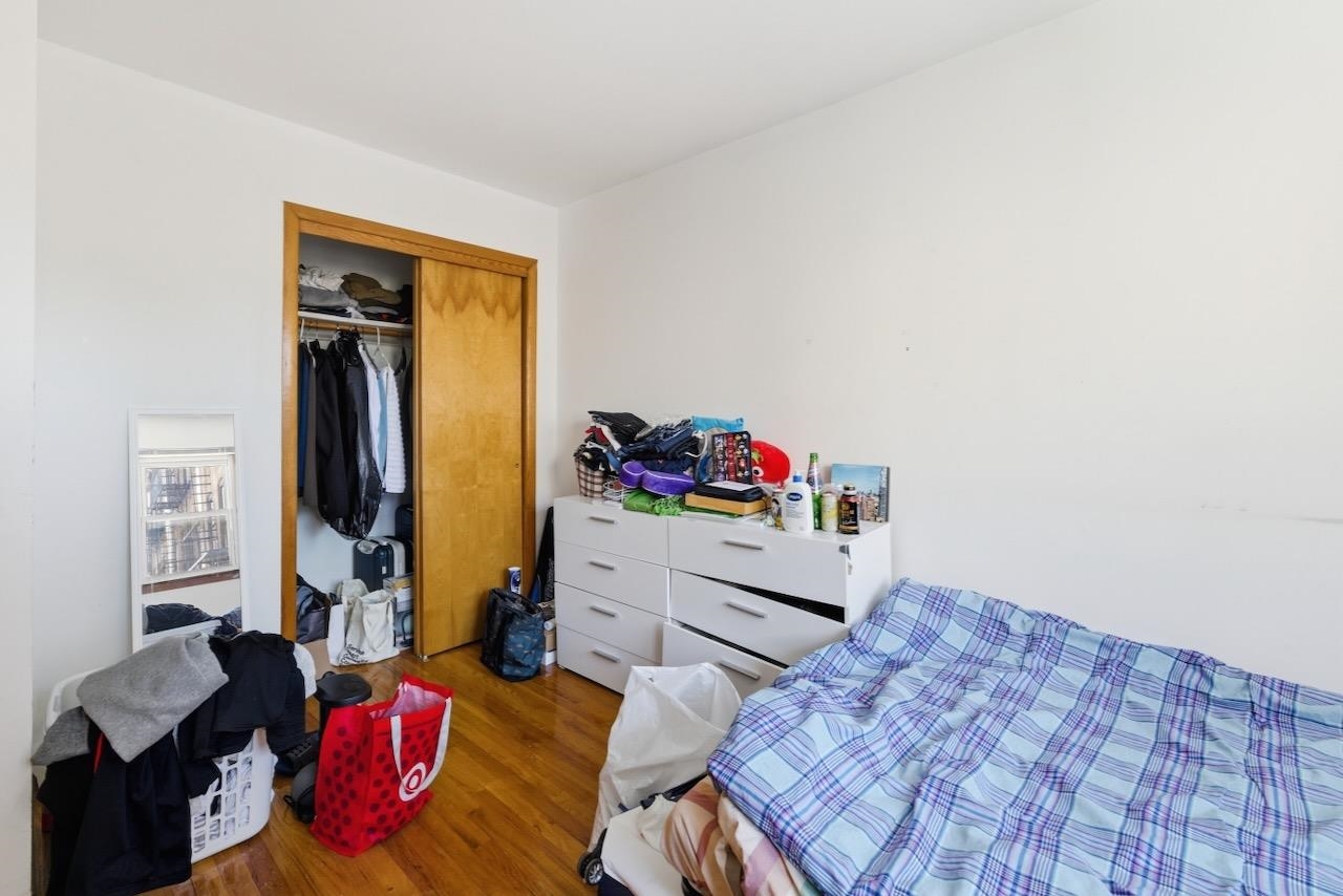471 MANILA AVE