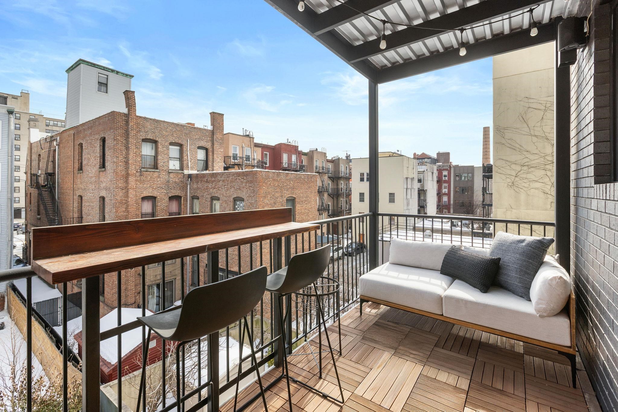 415 ADAMS ST Unit: 3