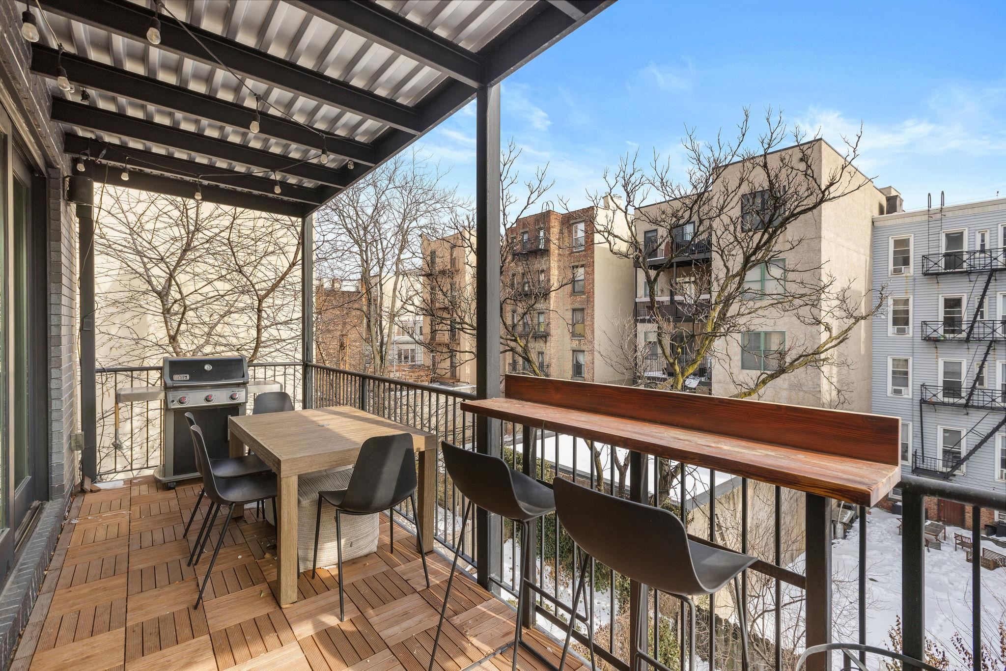 415 ADAMS ST Unit: 3