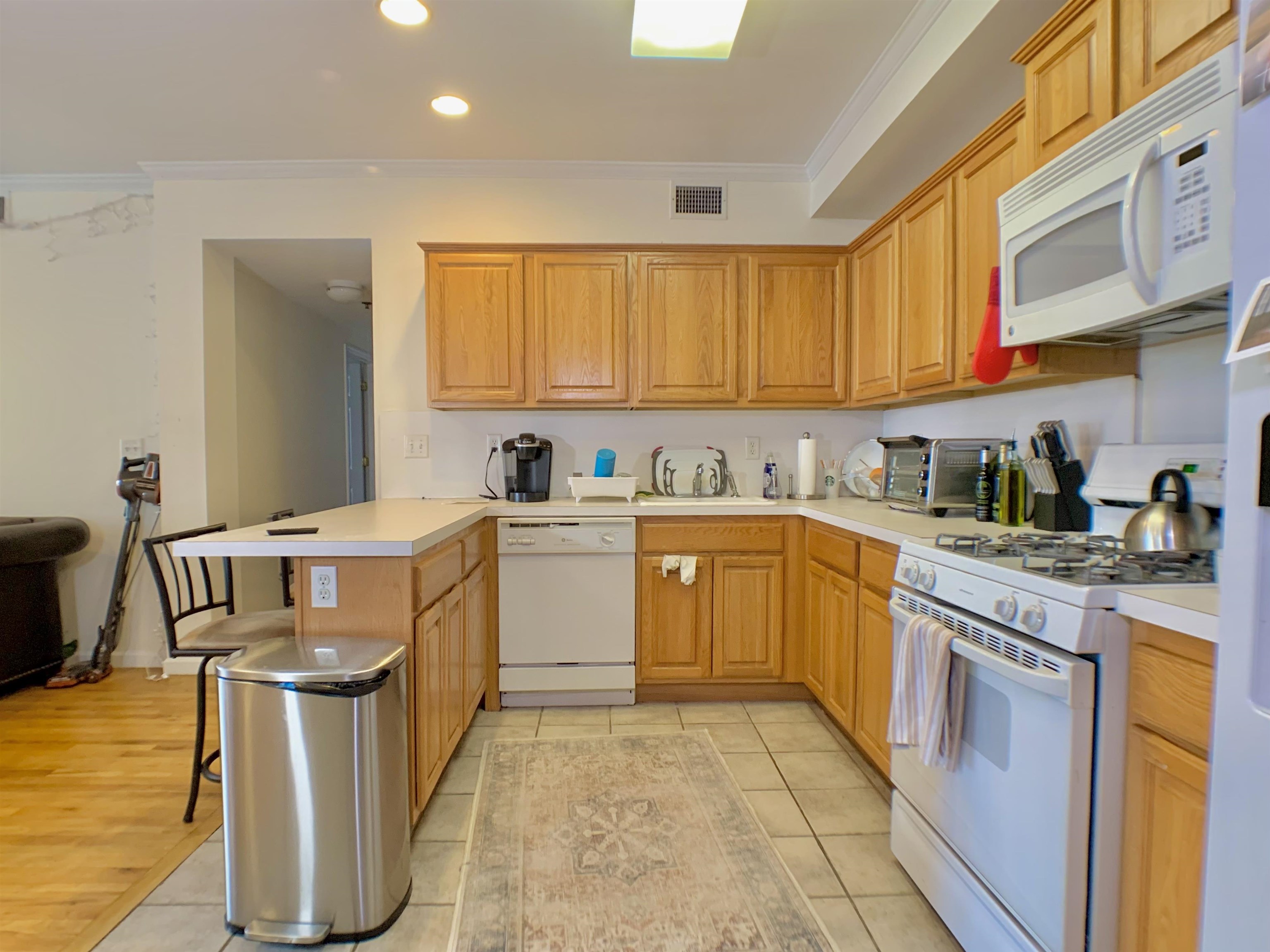 205-207 MADISON ST Unit: 3C