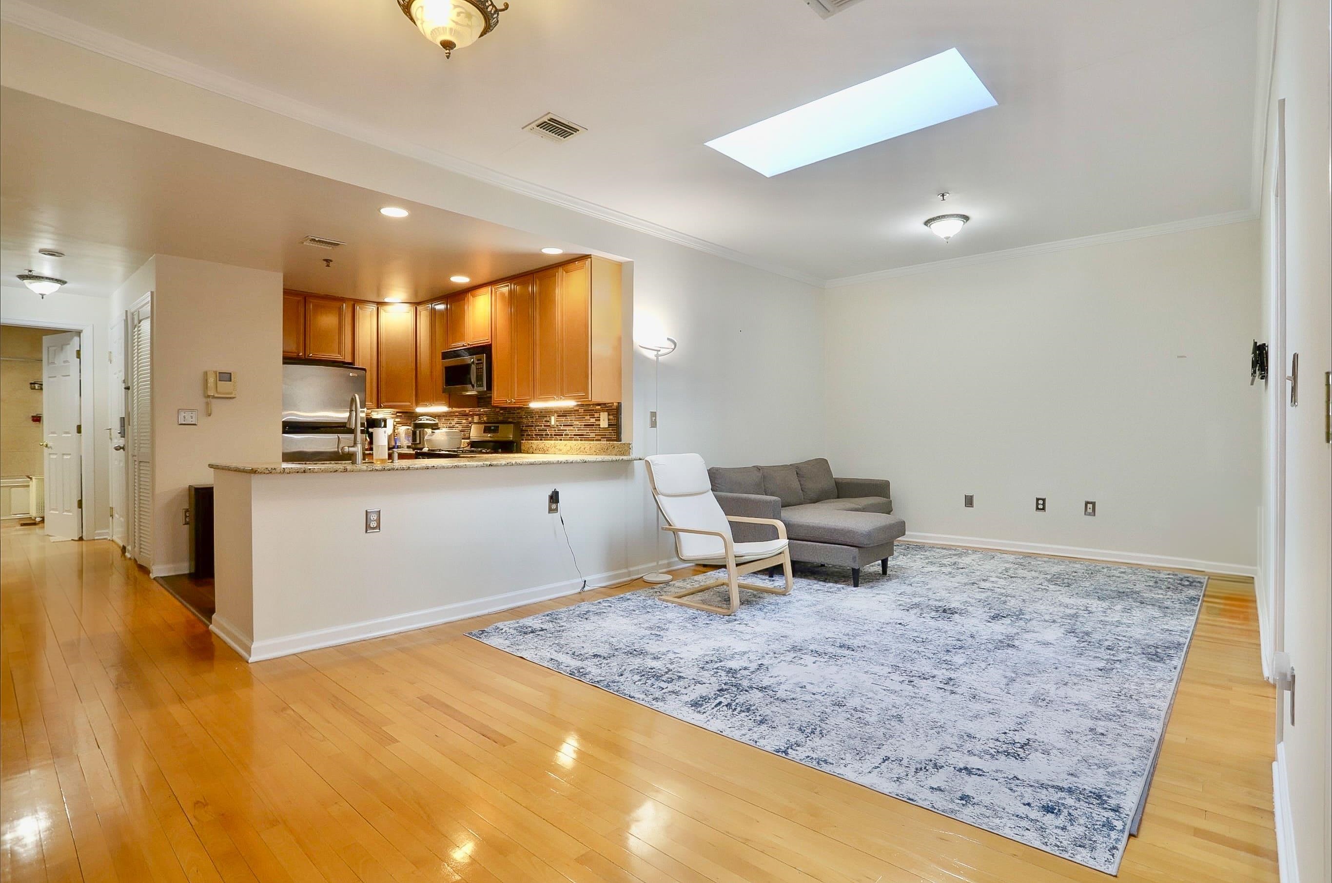 515 GREGORY AVE Unit: 12