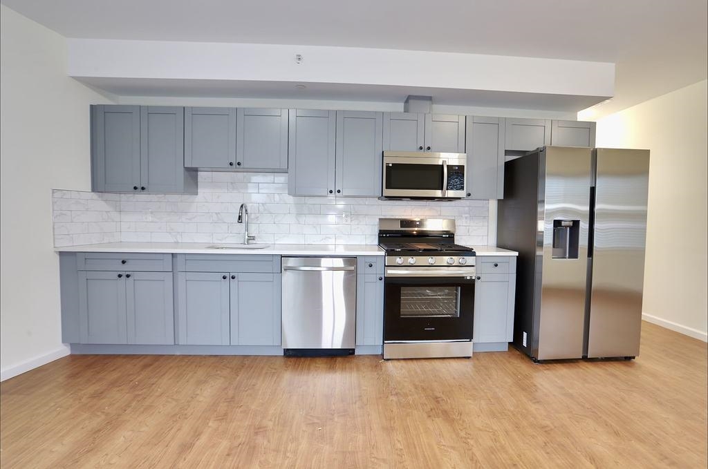 143 ZABRISKIE ST Unit: 2D