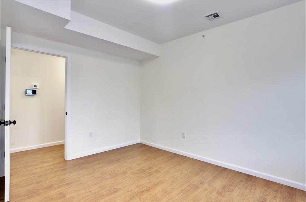 143 ZABRISKIE ST Unit: 2D