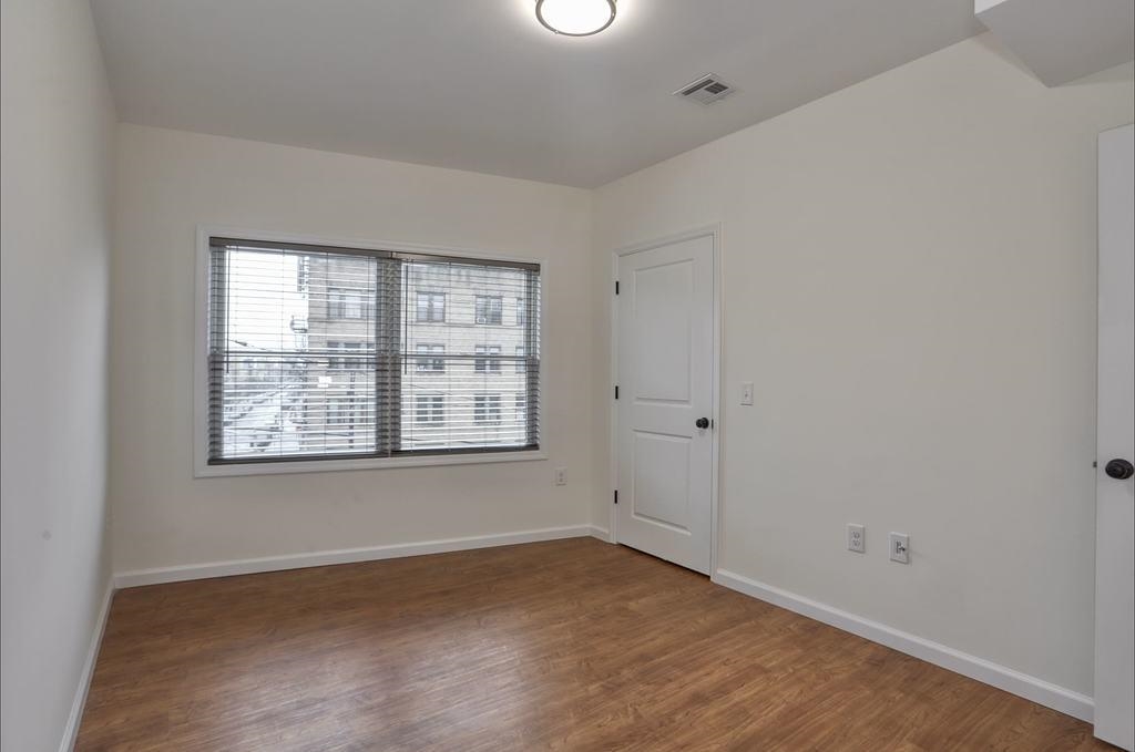 143 ZABRISKIE ST Unit: 2D