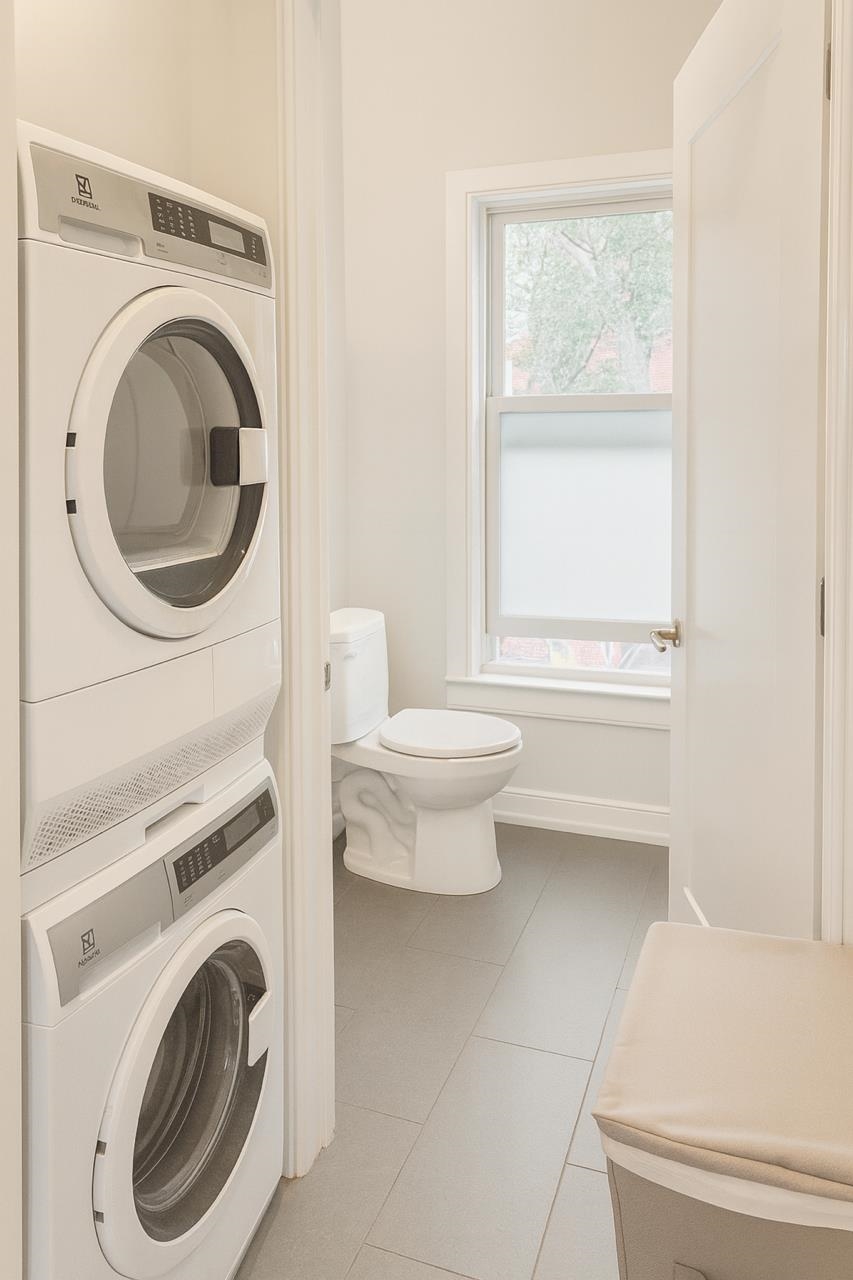 249 4TH ST Unit: 2