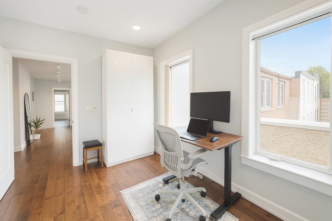 249 4TH ST Unit: 2