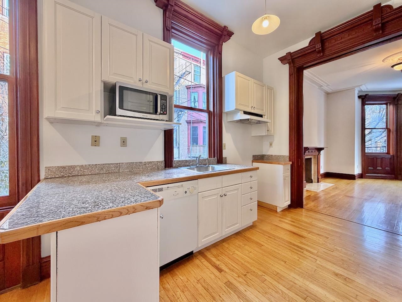 448 JERSEY AVE Unit: 2
