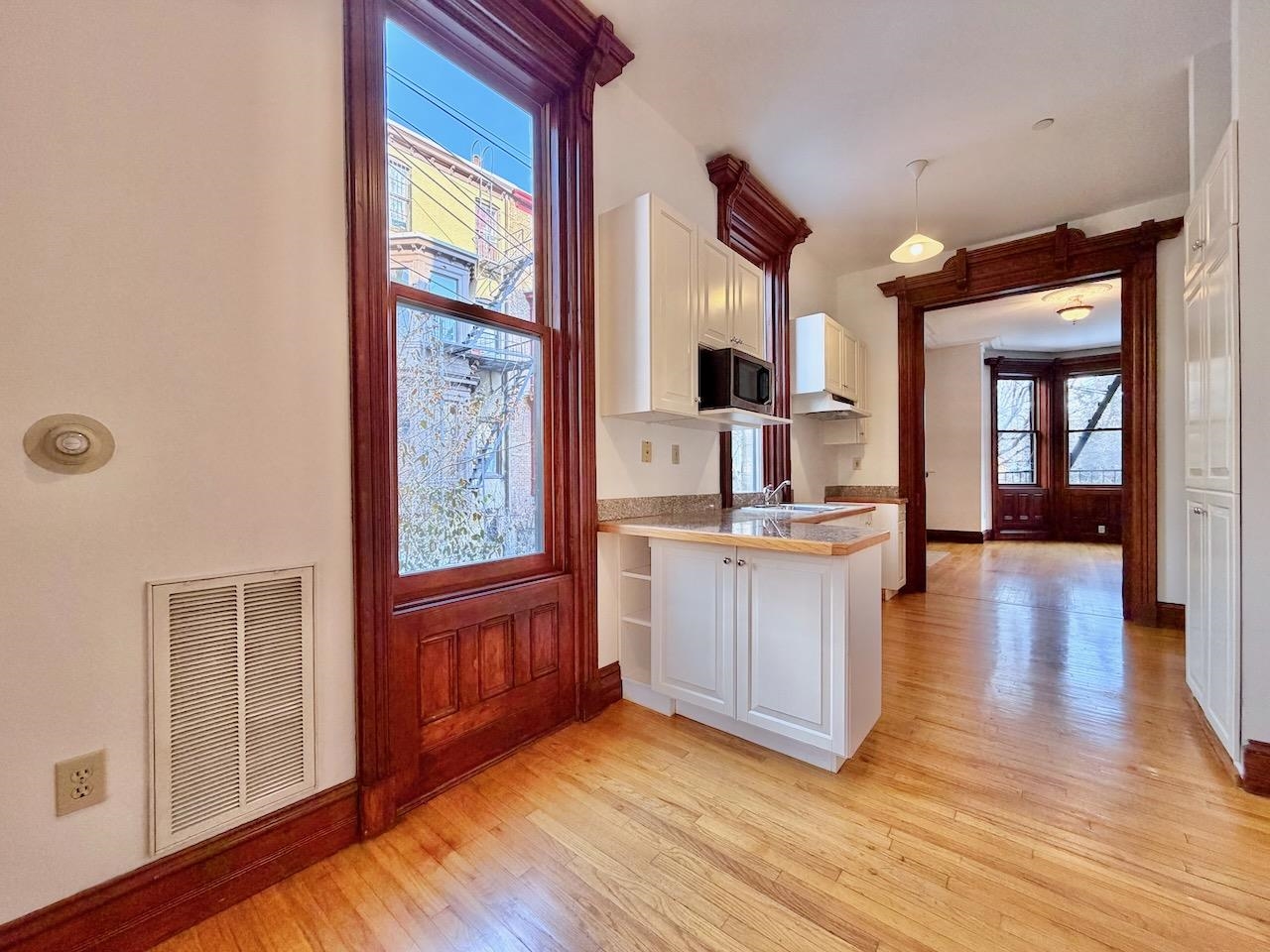 448 JERSEY AVE Unit: 2
