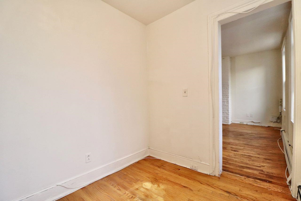 209 OGDEN AVE Unit: 3