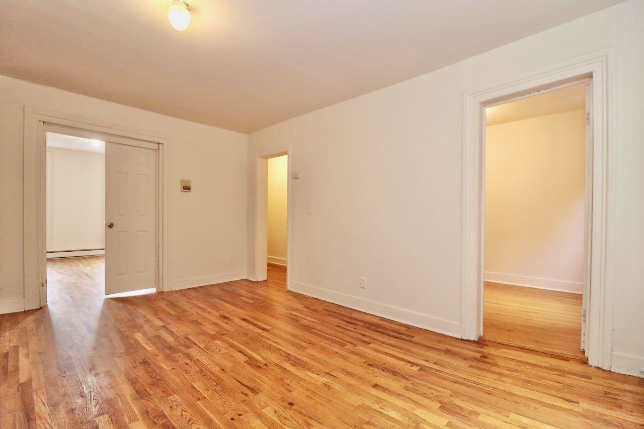 209 OGDEN AVE Unit: 3