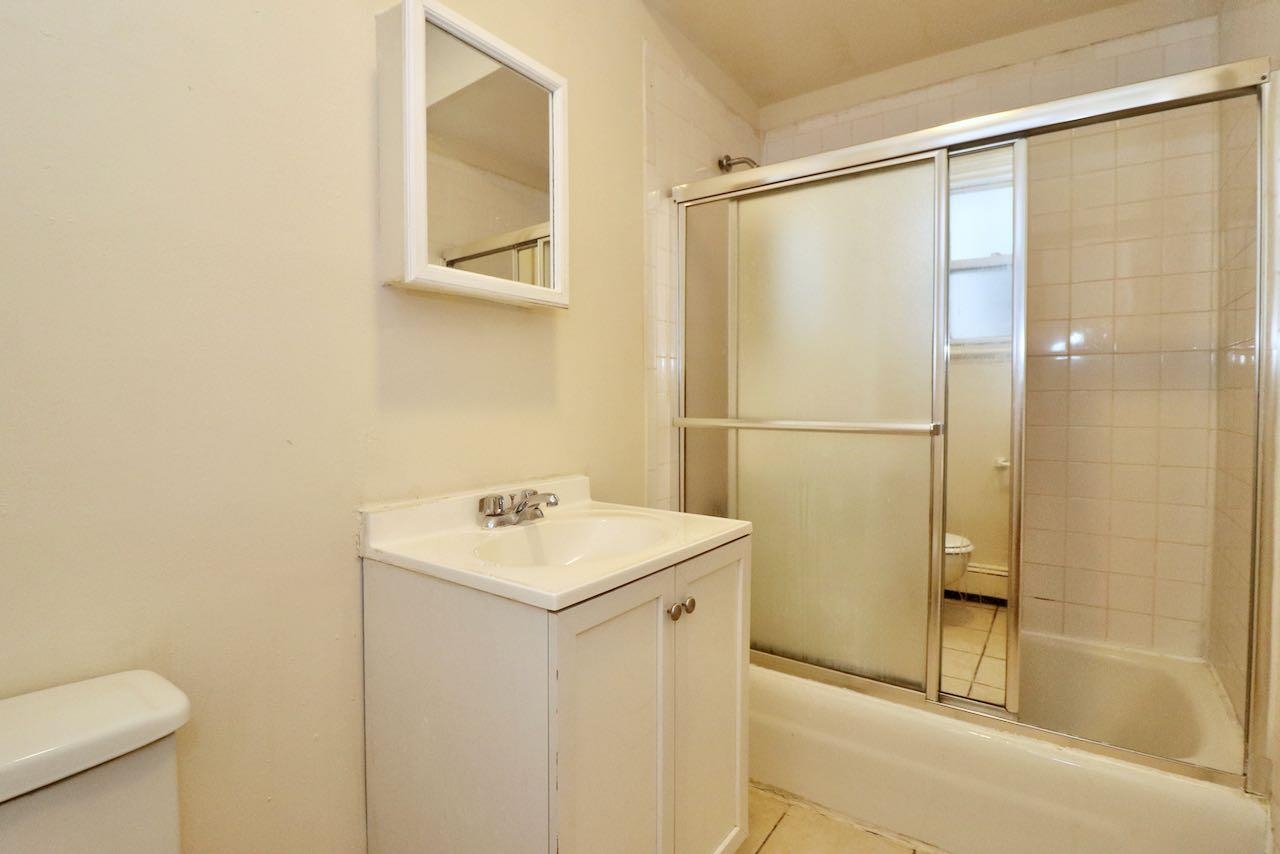 209 OGDEN AVE Unit: 3