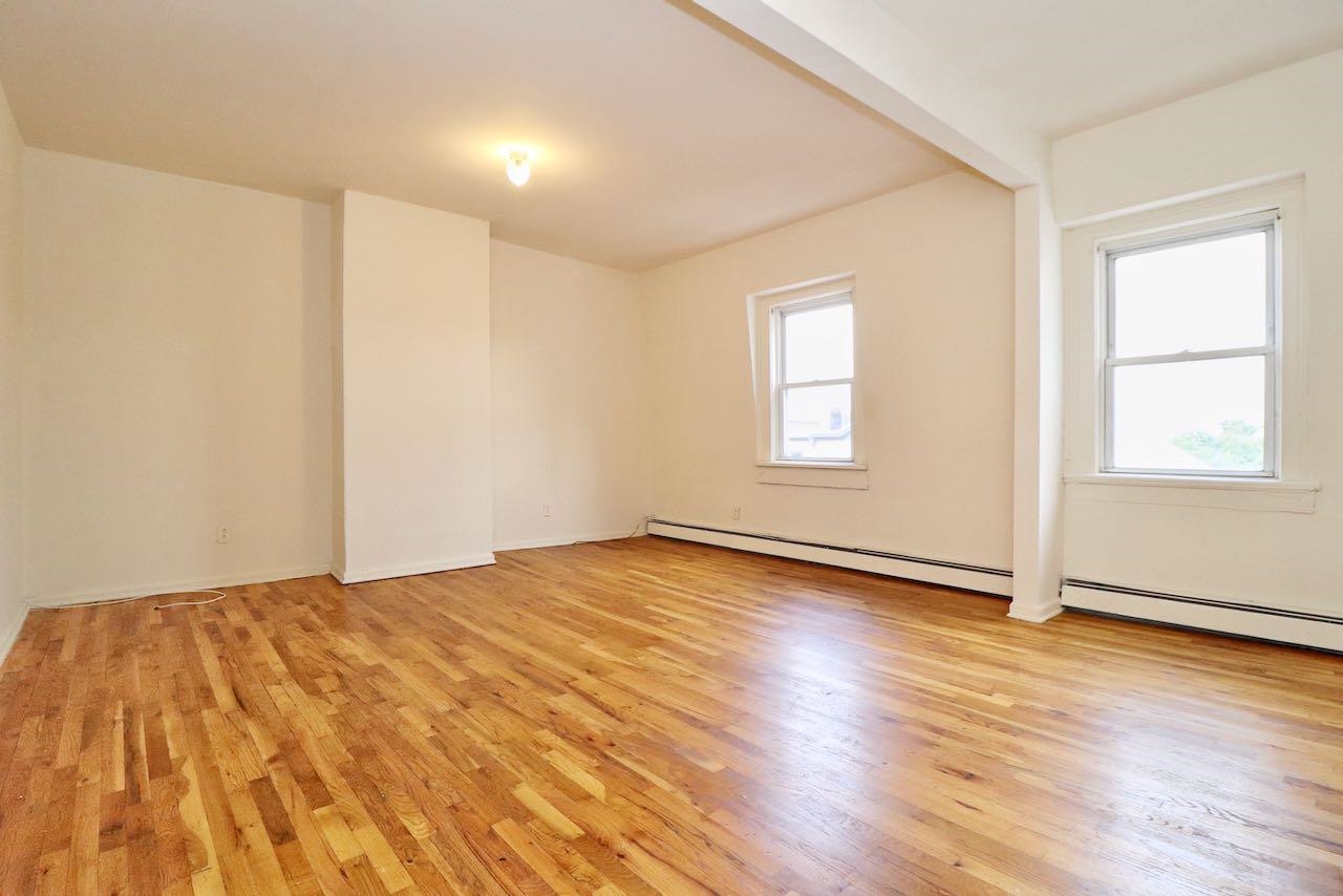 209 OGDEN AVE Unit: 3