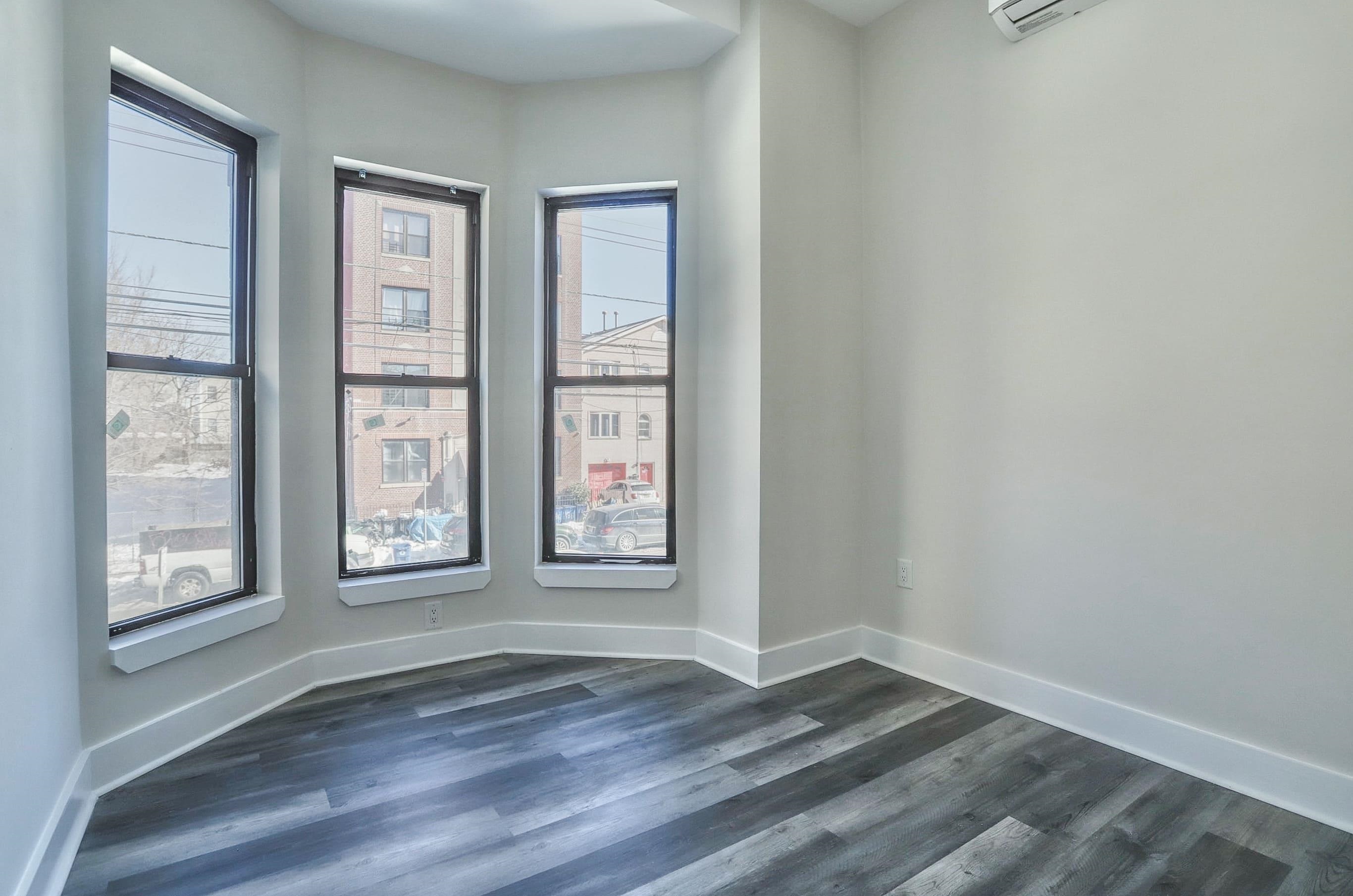 147 GRANT AVE Unit: 2