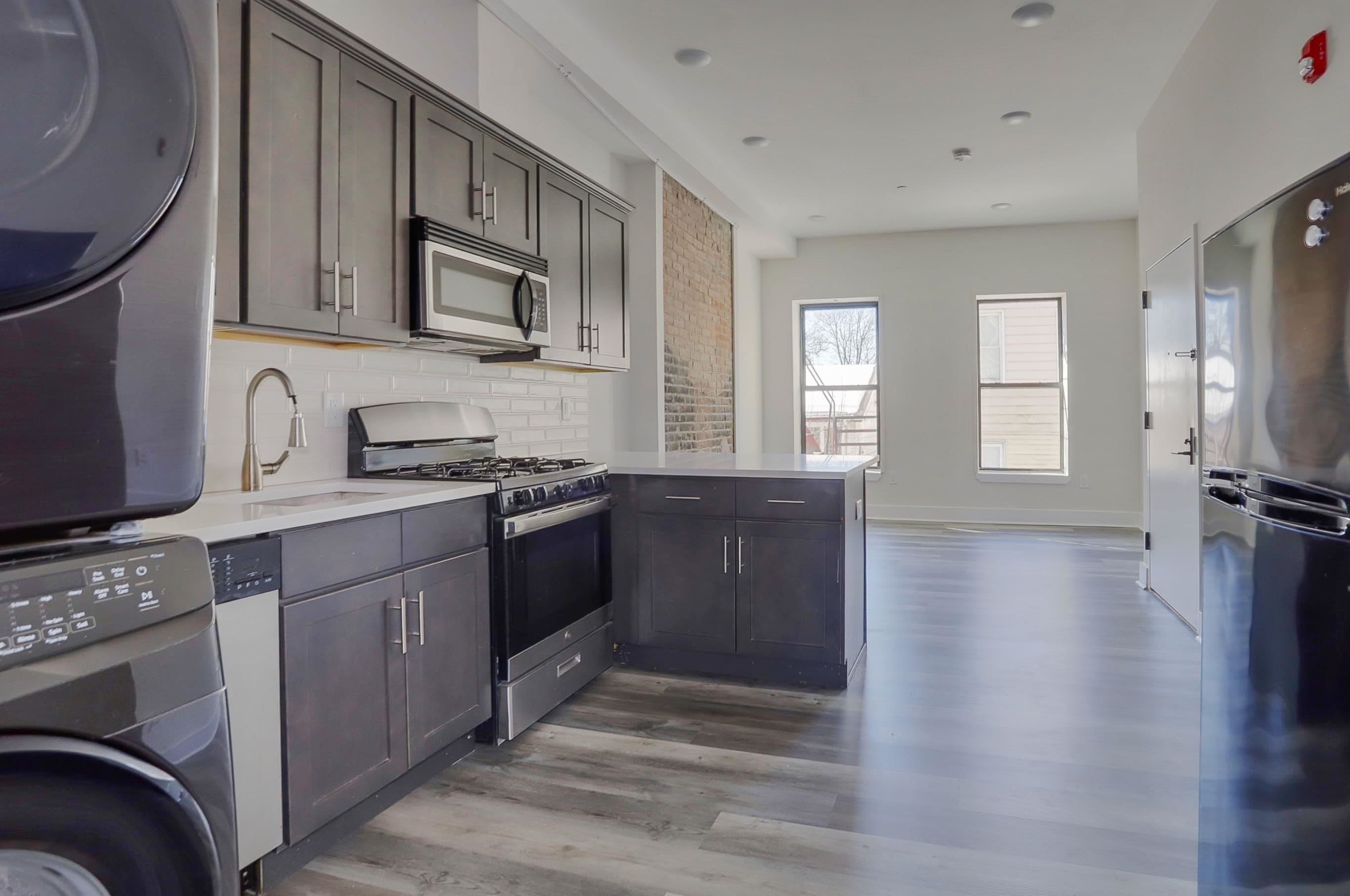 147 GRANT AVE Unit: 2