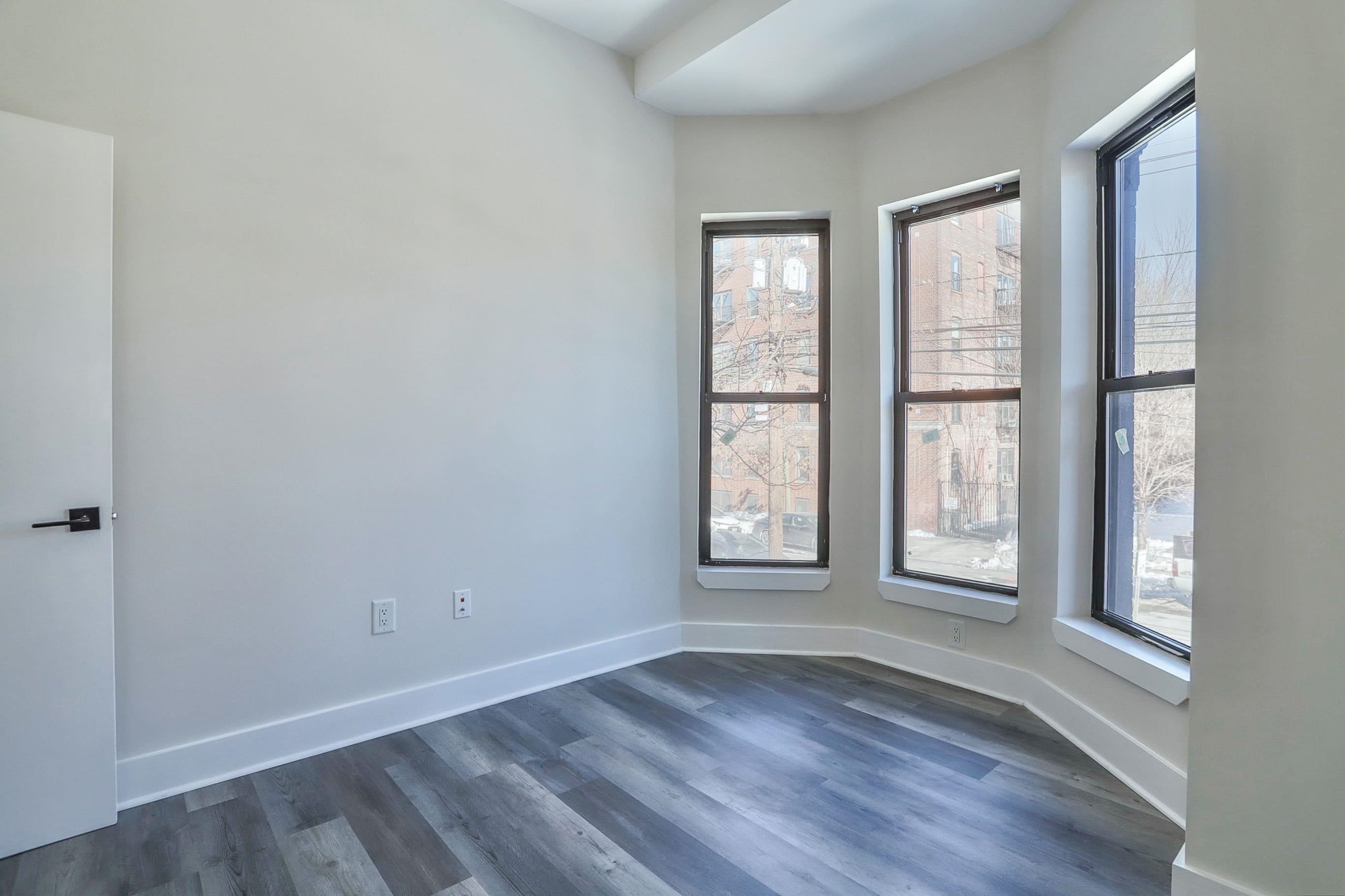 147 GRANT AVE Unit: 2