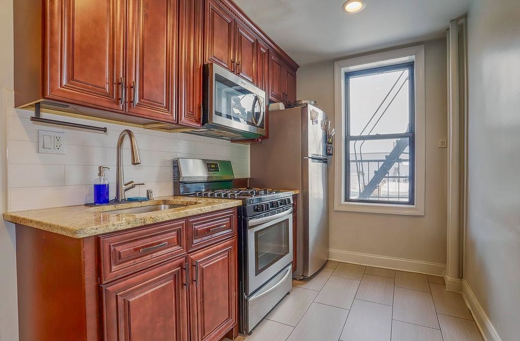 100 PROSPECT ST Unit: 304