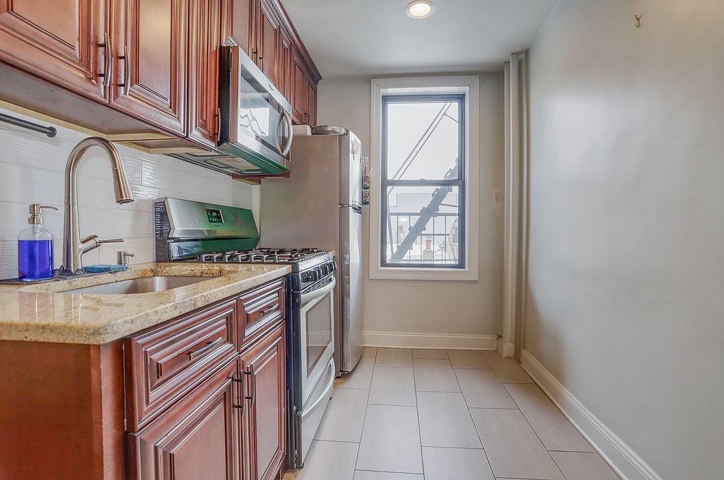 100 PROSPECT ST Unit: 304