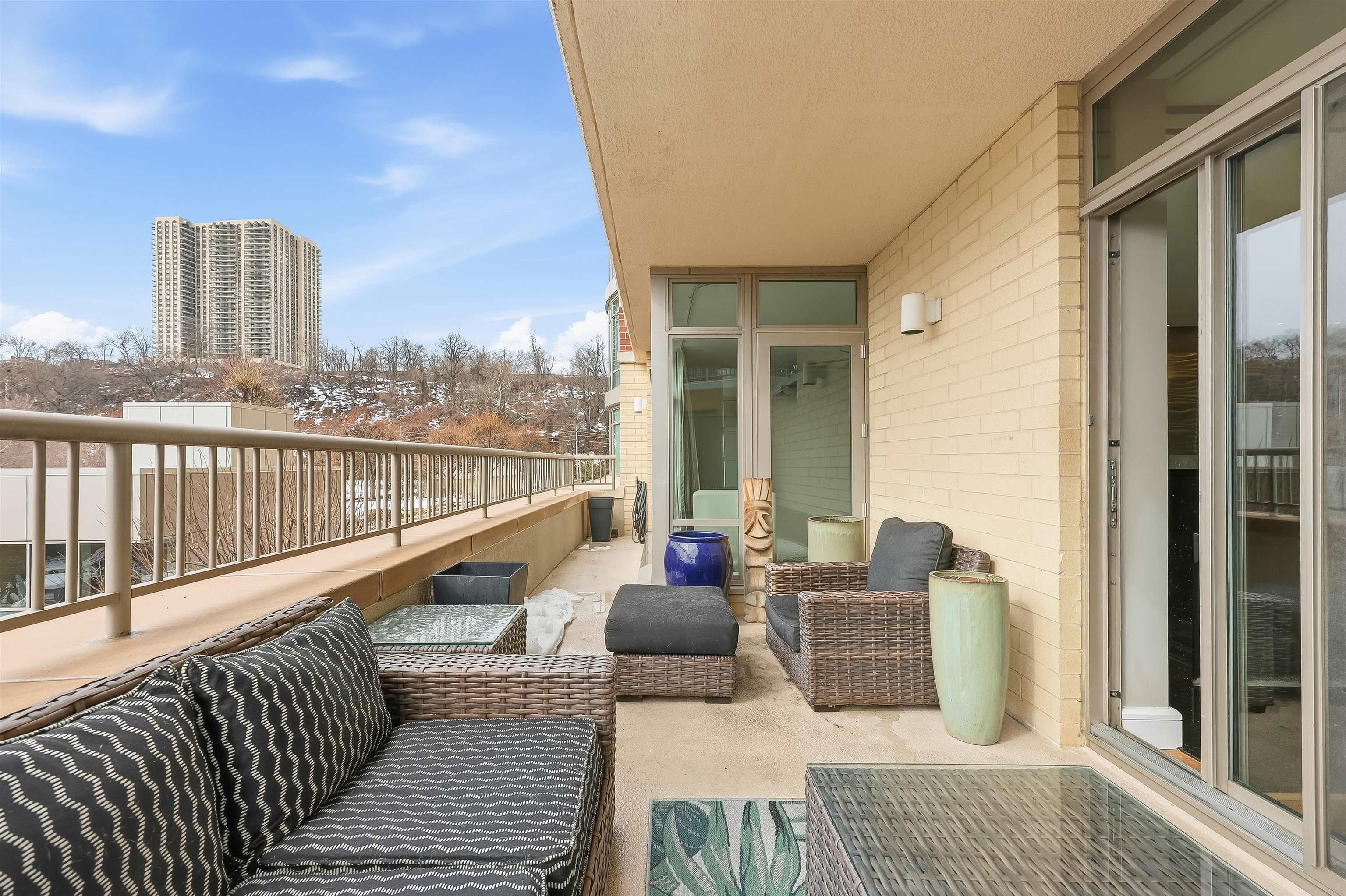 8100 RIVER RD Unit: 401