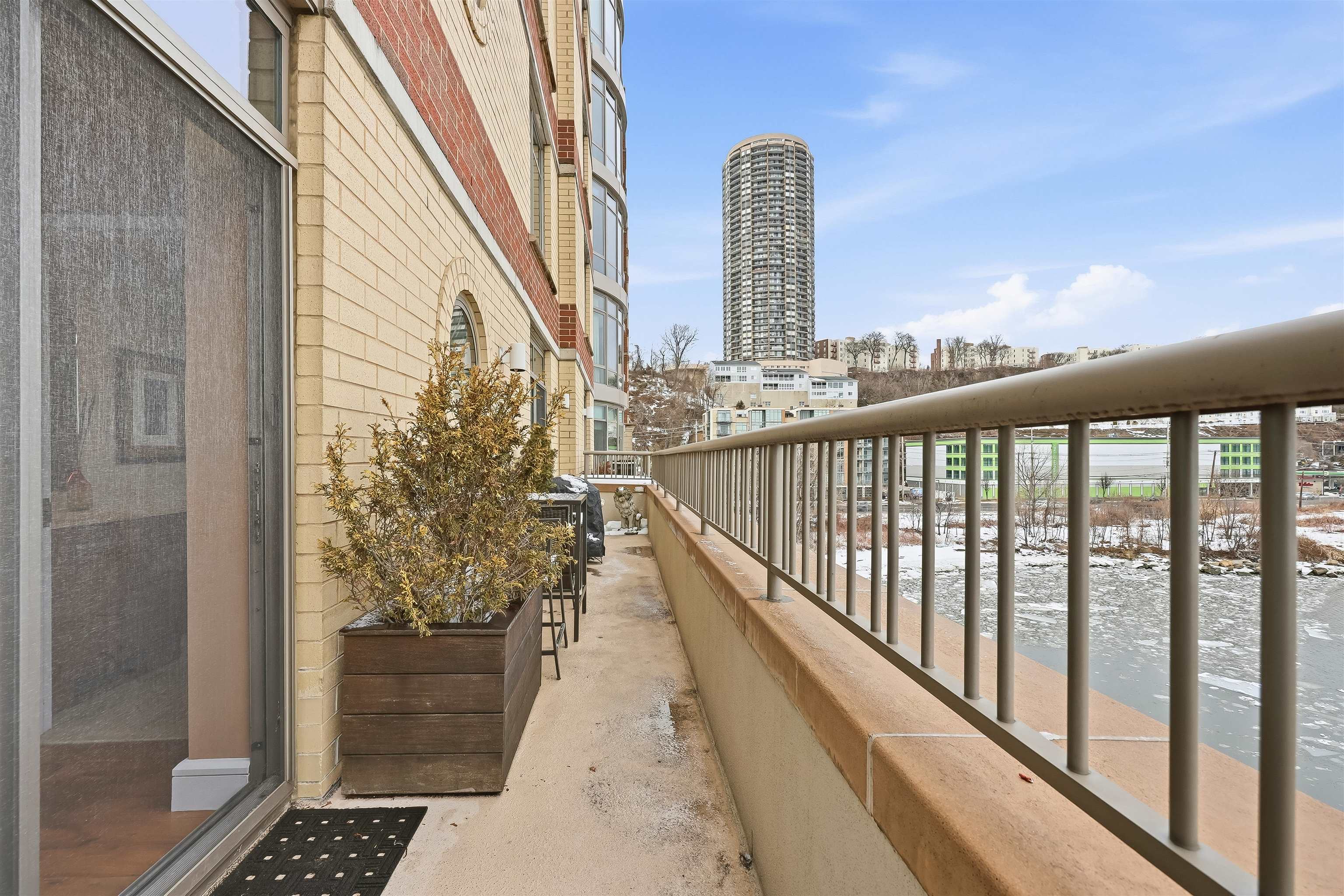 8100 RIVER RD Unit: 401