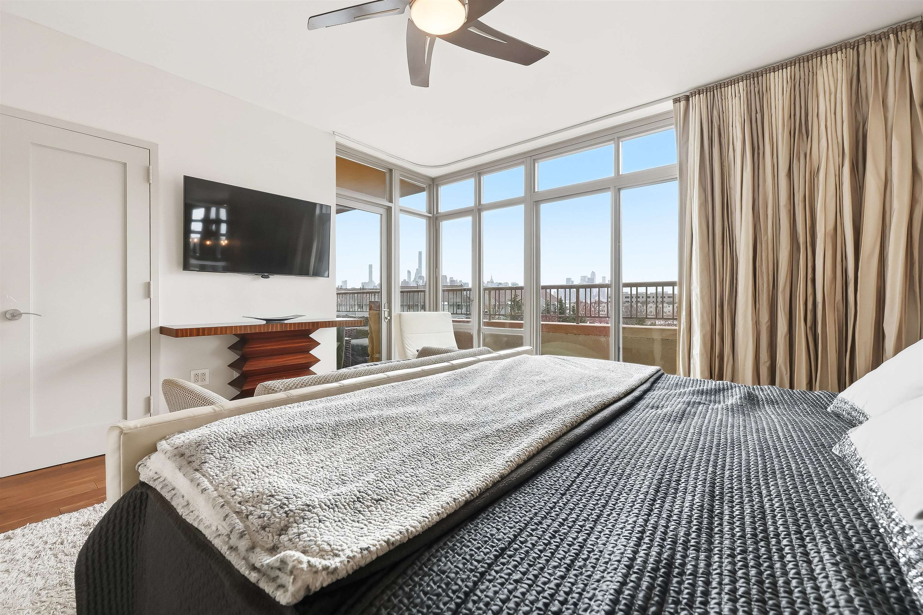 8100 RIVER RD Unit: 401