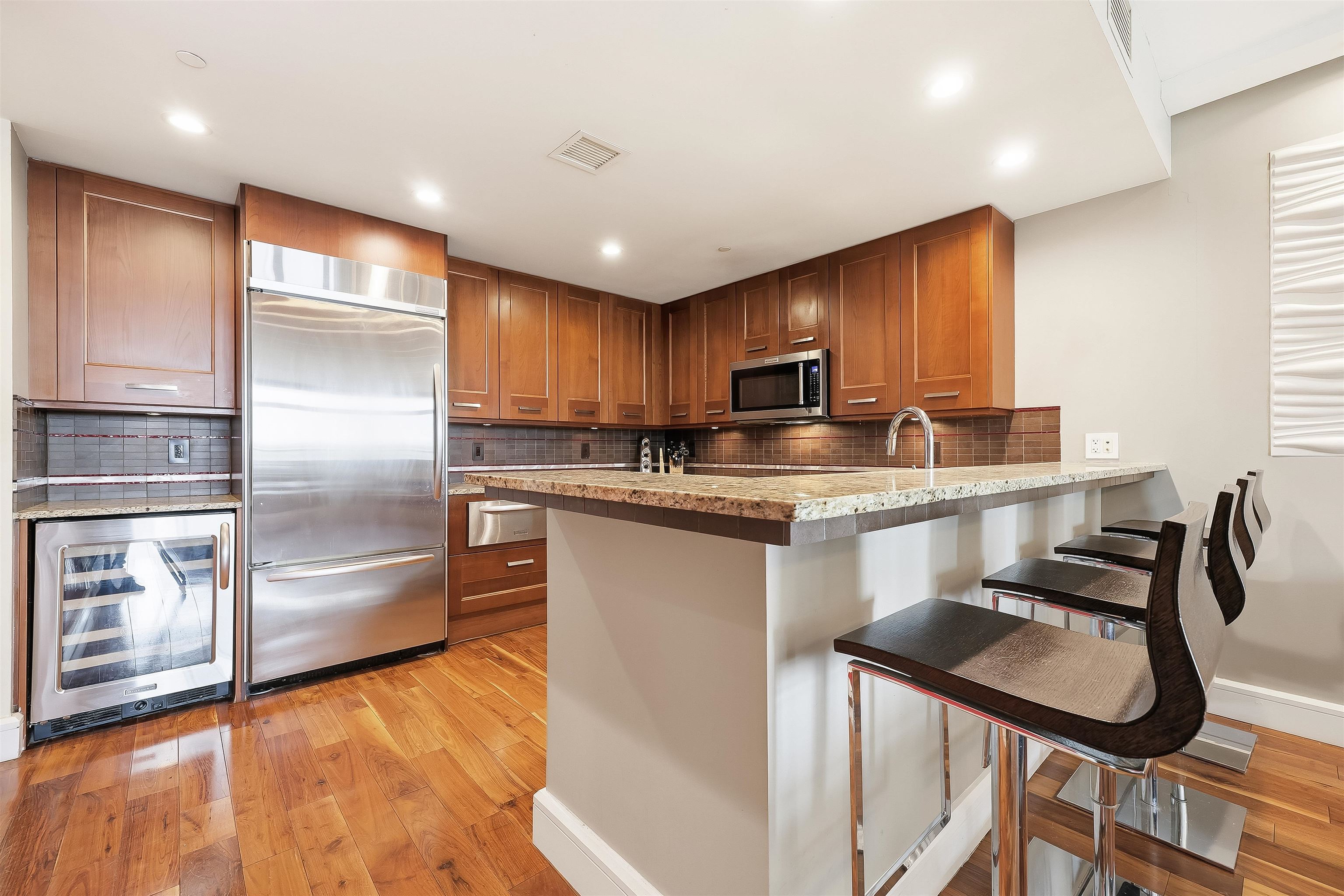 8100 RIVER RD Unit: 401