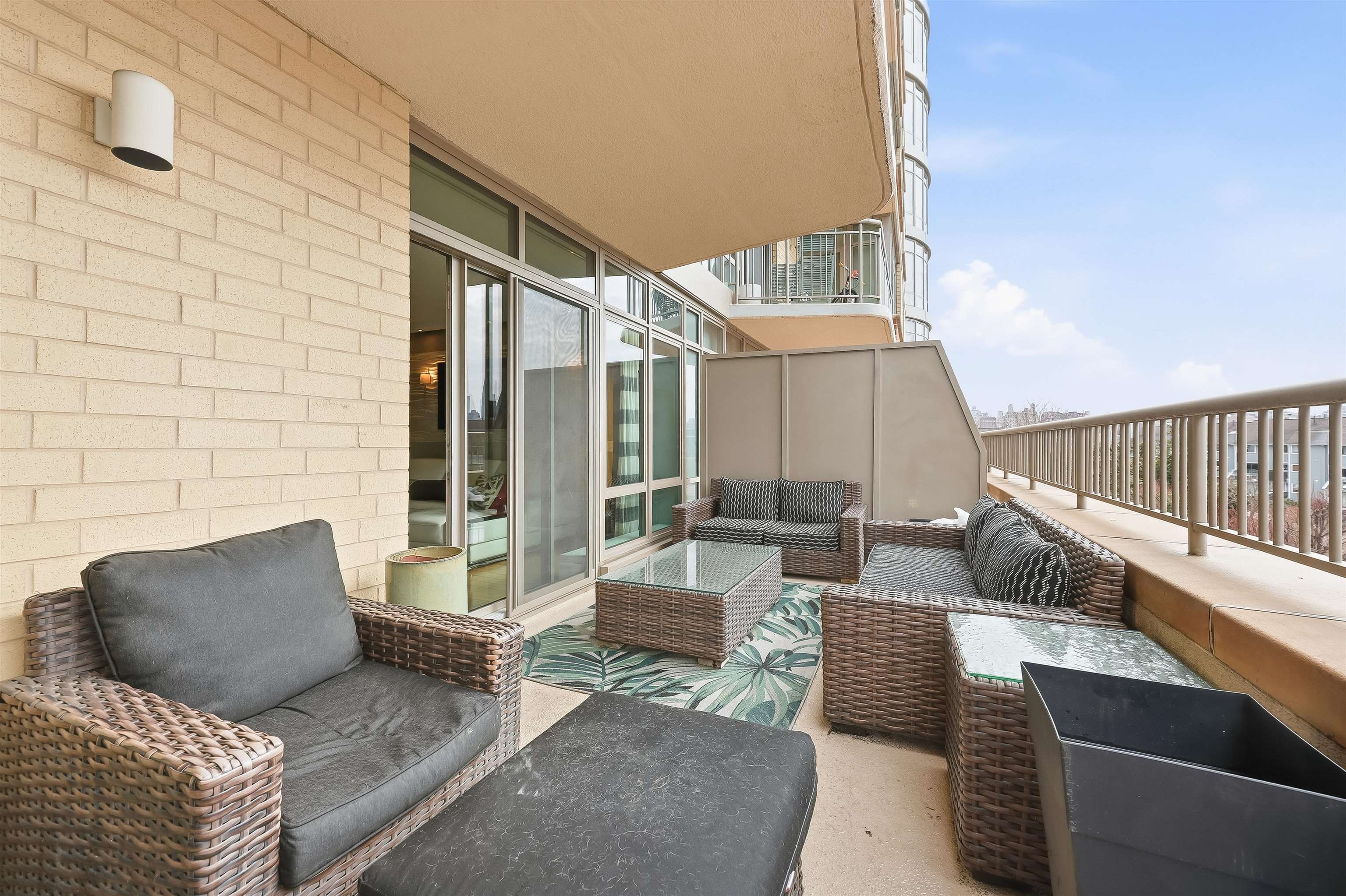 8100 RIVER RD Unit: 401