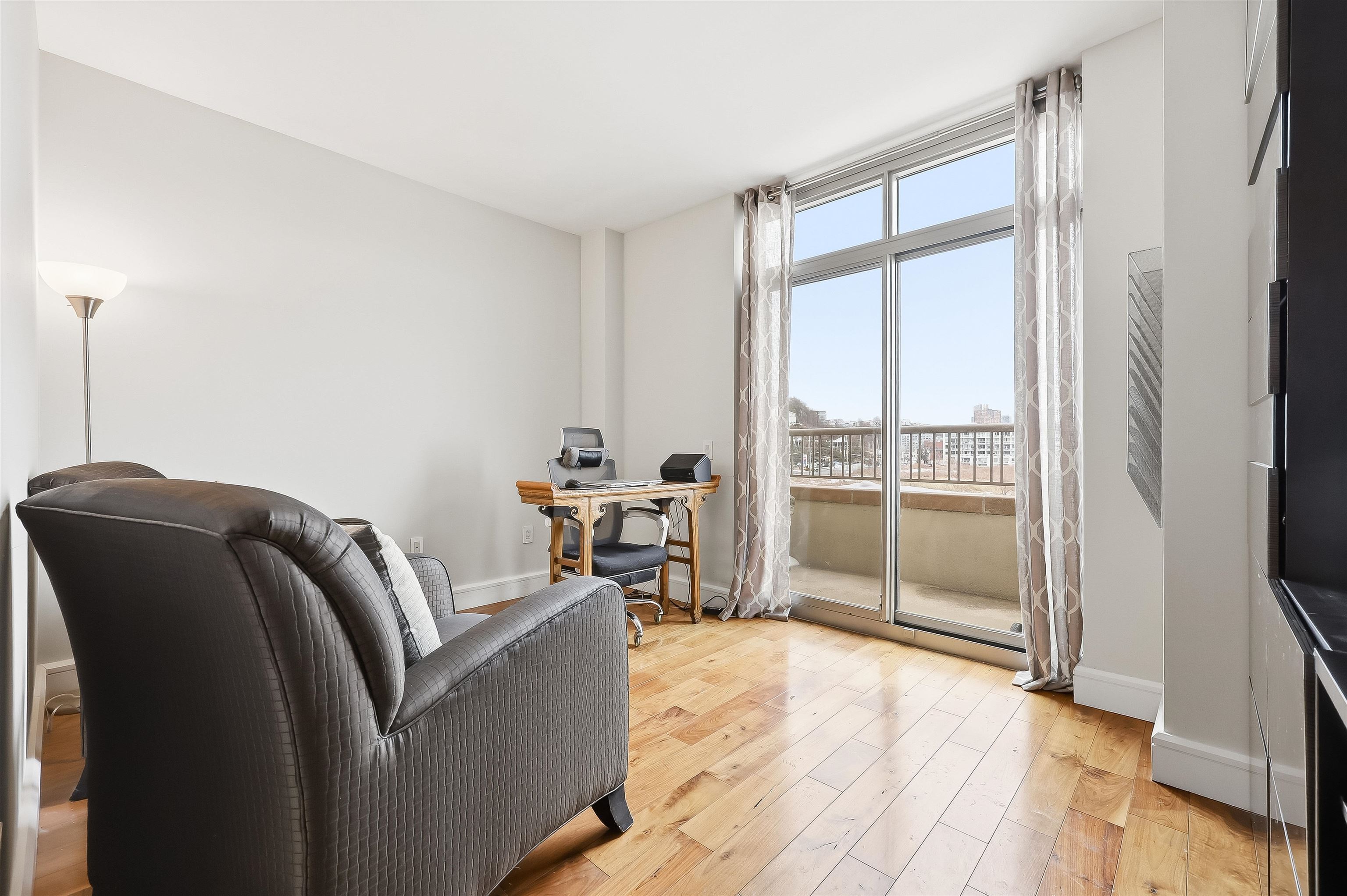 8100 RIVER RD Unit: 401