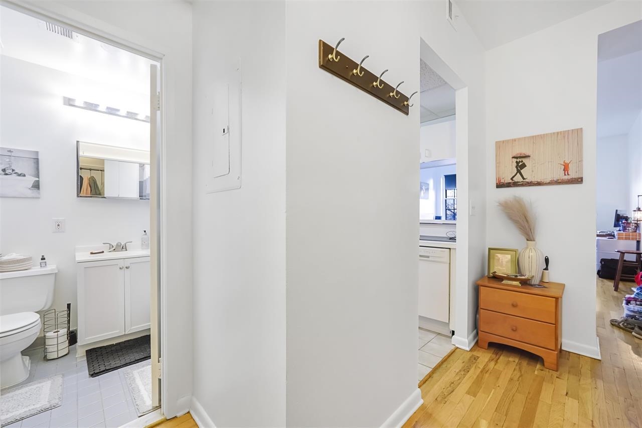 445 MONMOUTH ST Unit: 209B