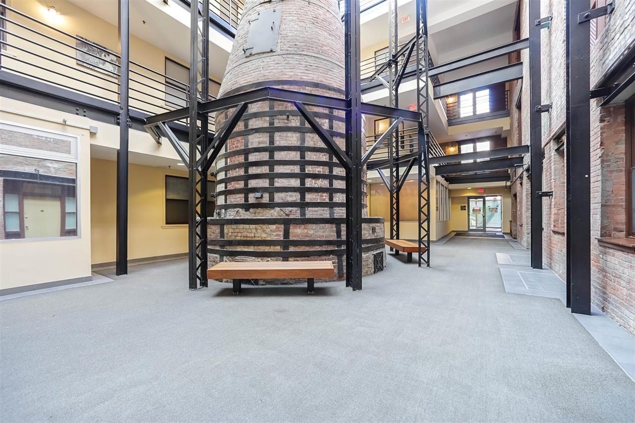 445 MONMOUTH ST Unit: 209B