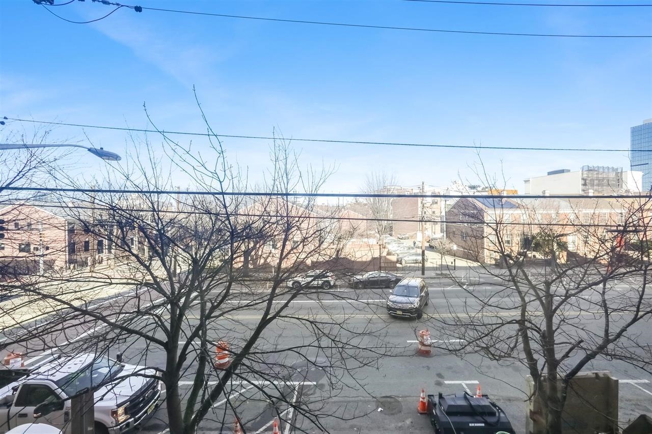 445 MONMOUTH ST Unit: 209B