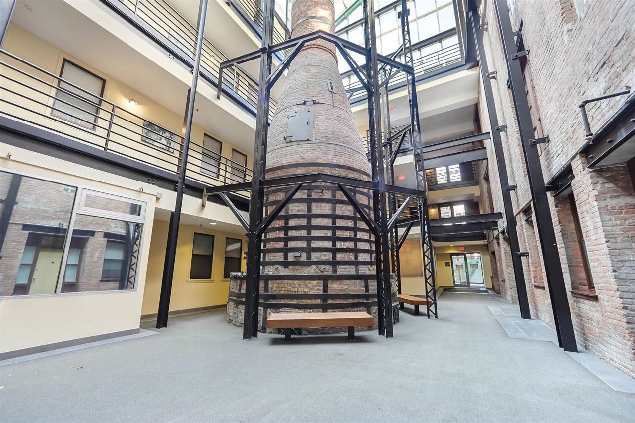 445 MONMOUTH ST Unit: 209B