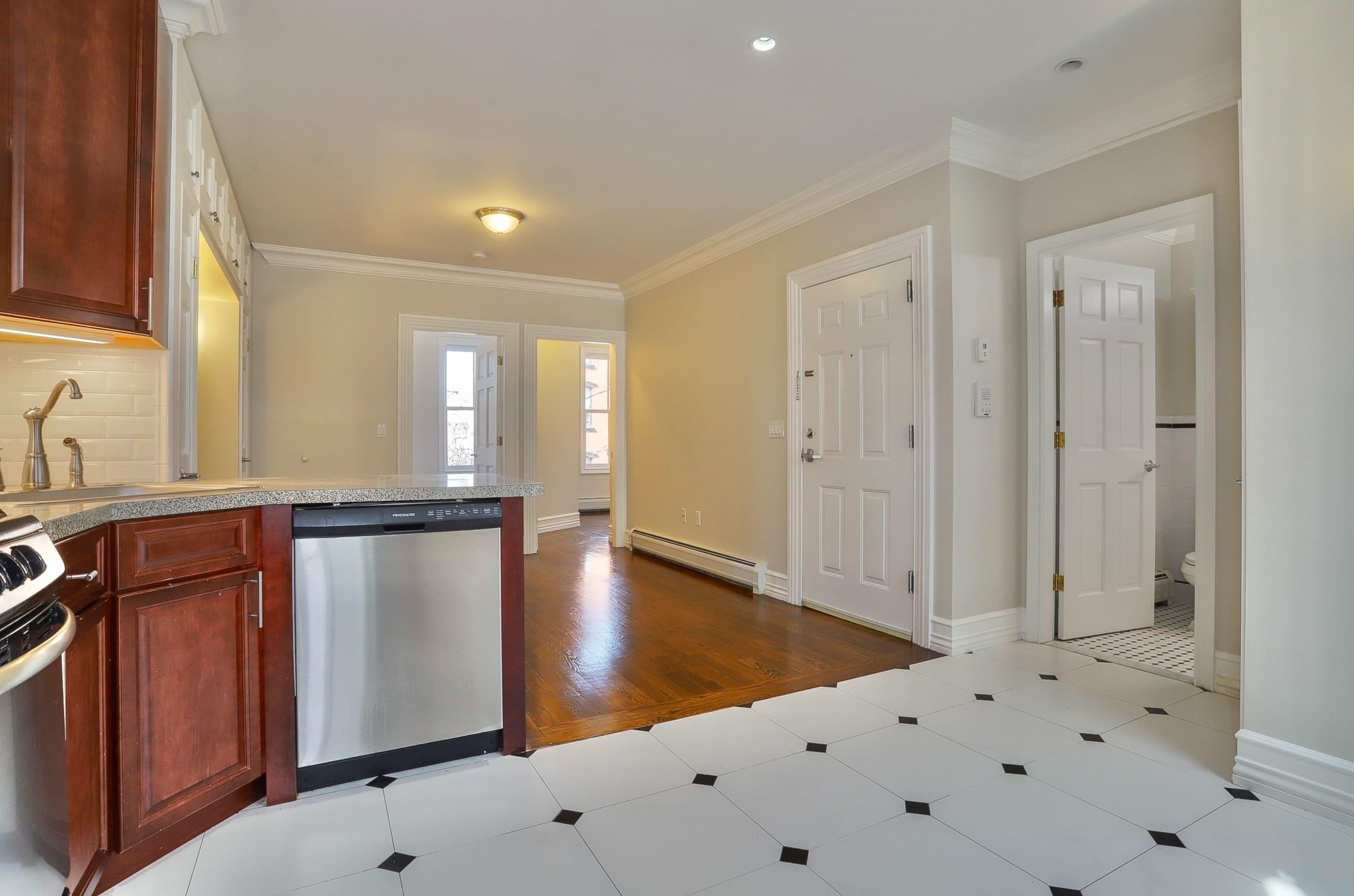 603 BLOOMFIELD ST Unit: 3