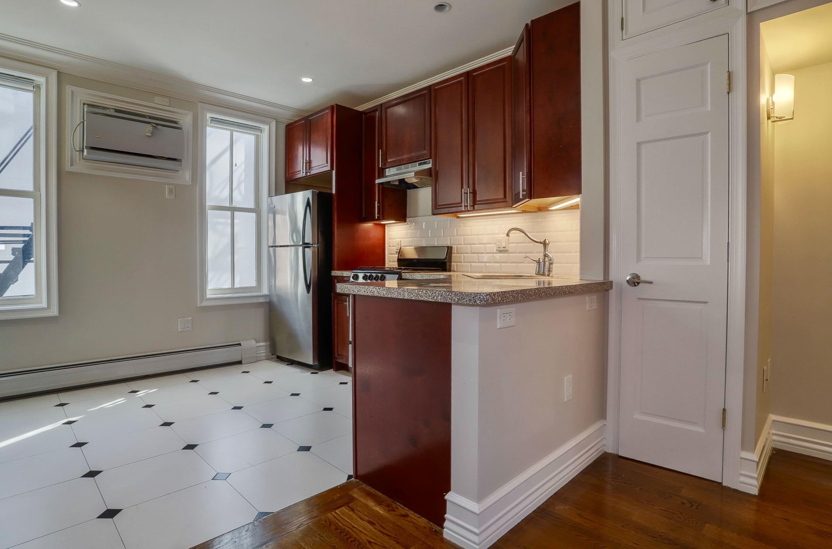 603 BLOOMFIELD ST Unit: 3