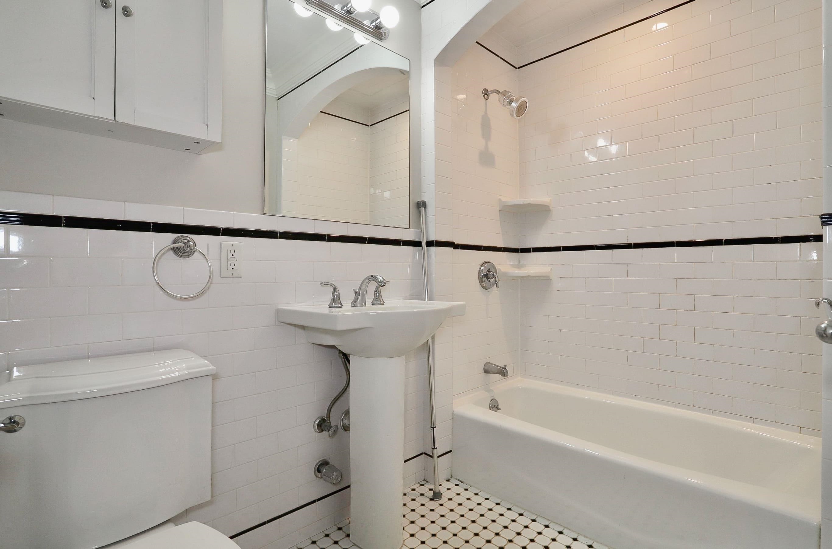 603 BLOOMFIELD ST Unit: 3