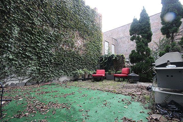 317-319 BLOOMFIELD ST Unit: 2R