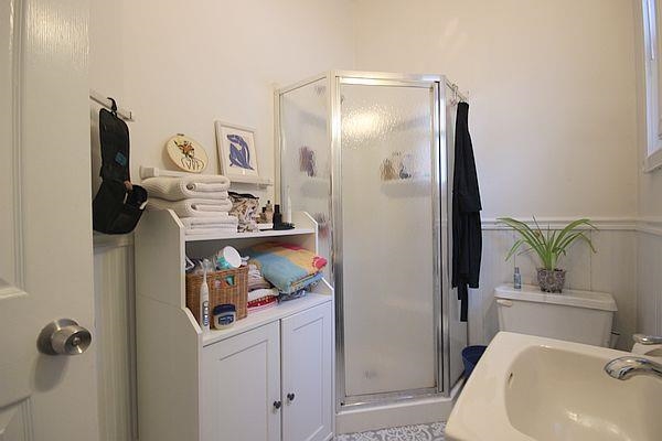 317-319 BLOOMFIELD ST Unit: 2R