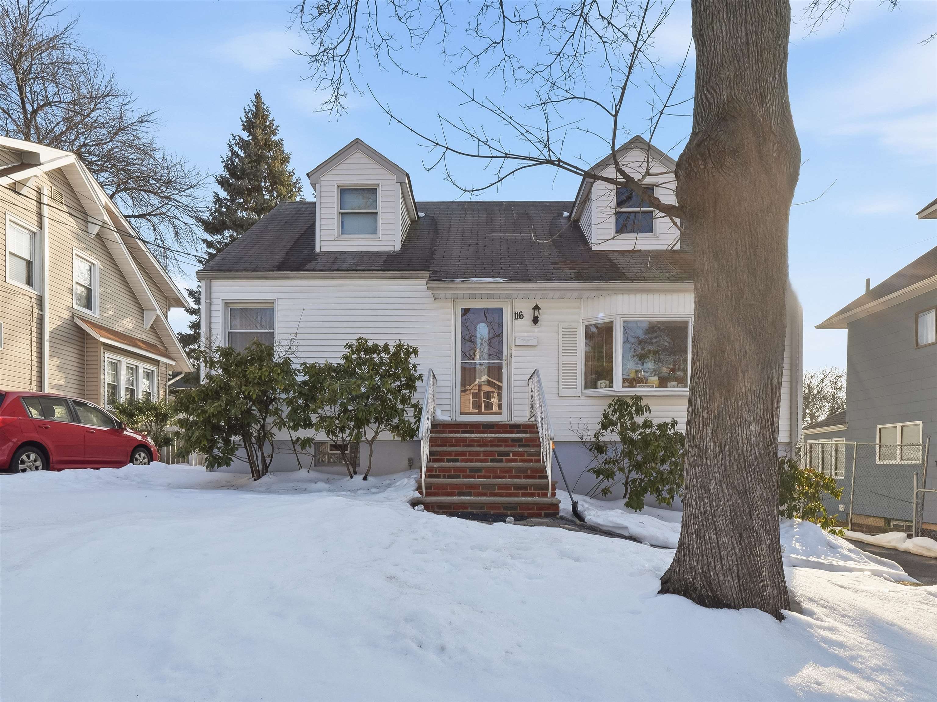 116 EAST GROVE ST