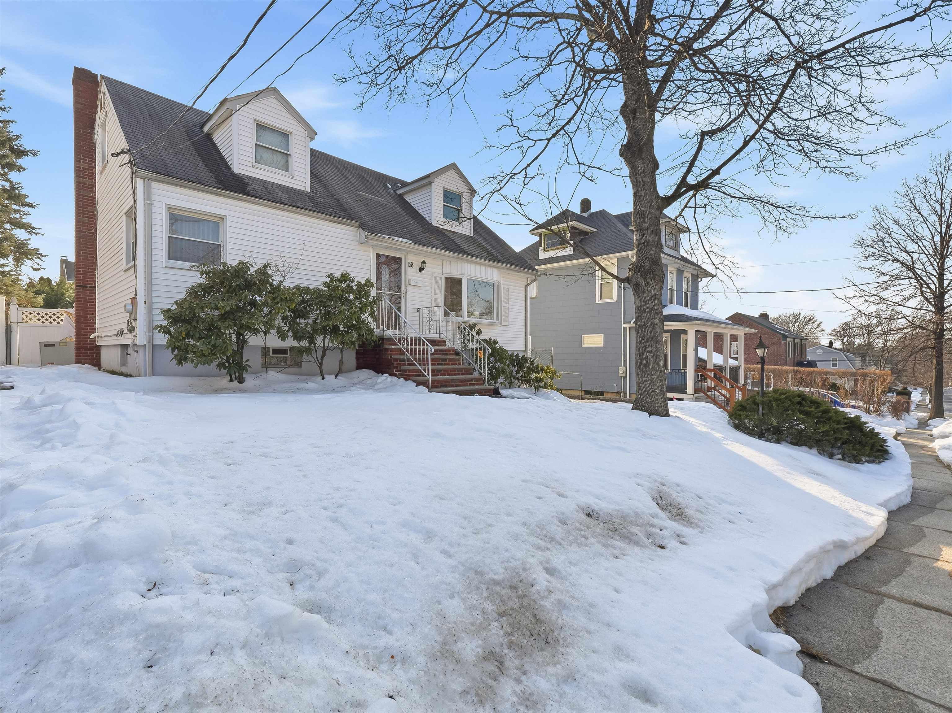 116 EAST GROVE ST