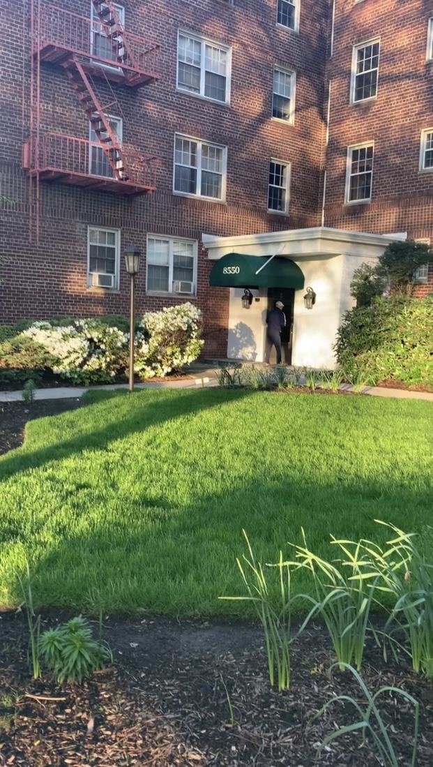 8550 BLVD EAST Unit: 1D