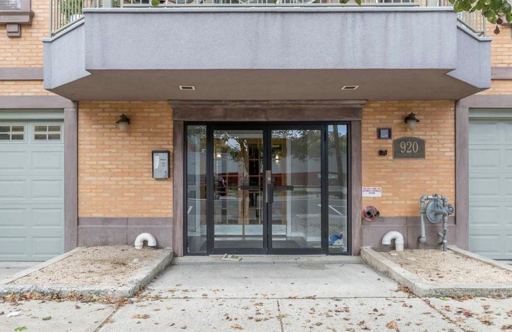 920 JEFFERSON ST Unit: 205