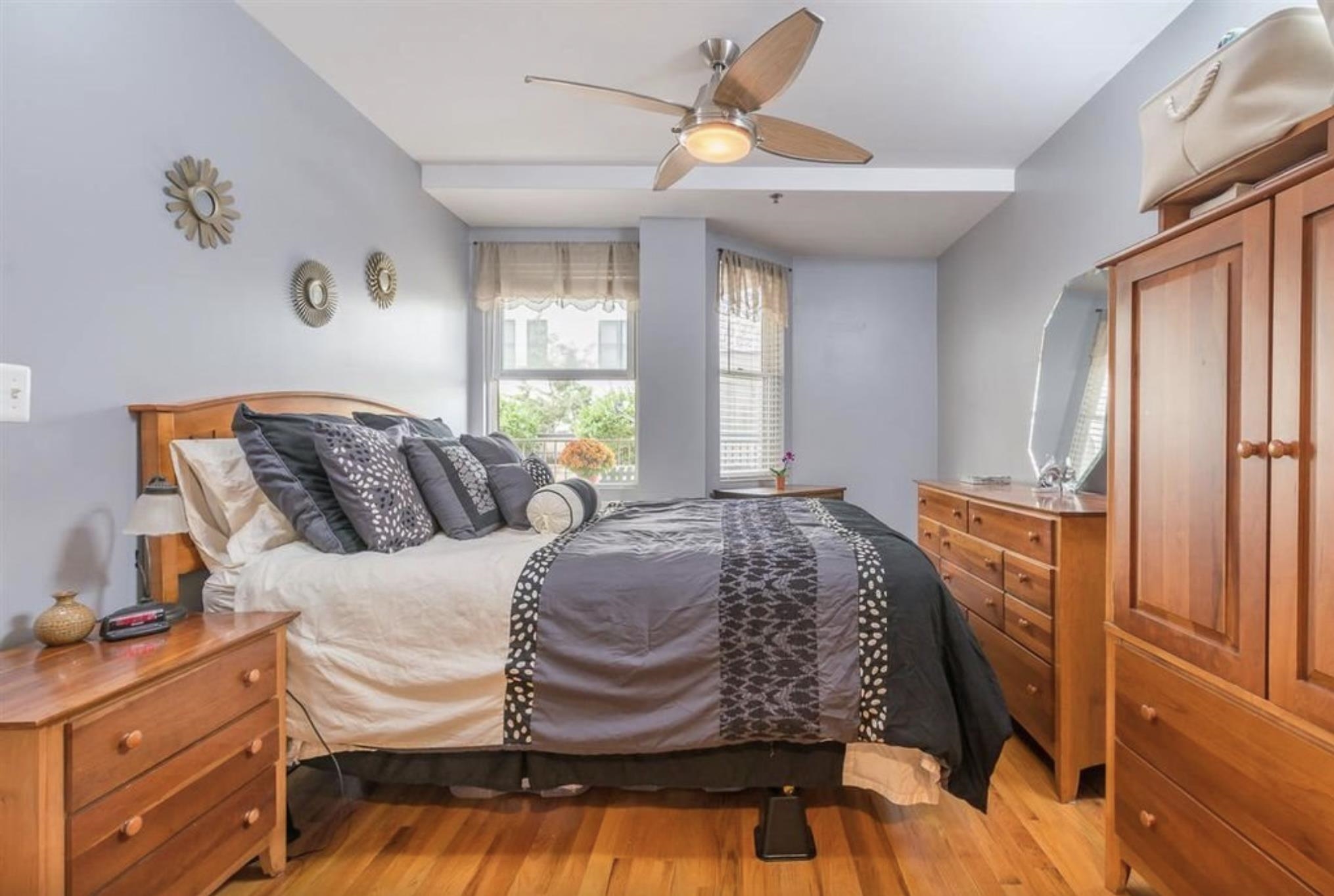 920 JEFFERSON ST Unit: 205