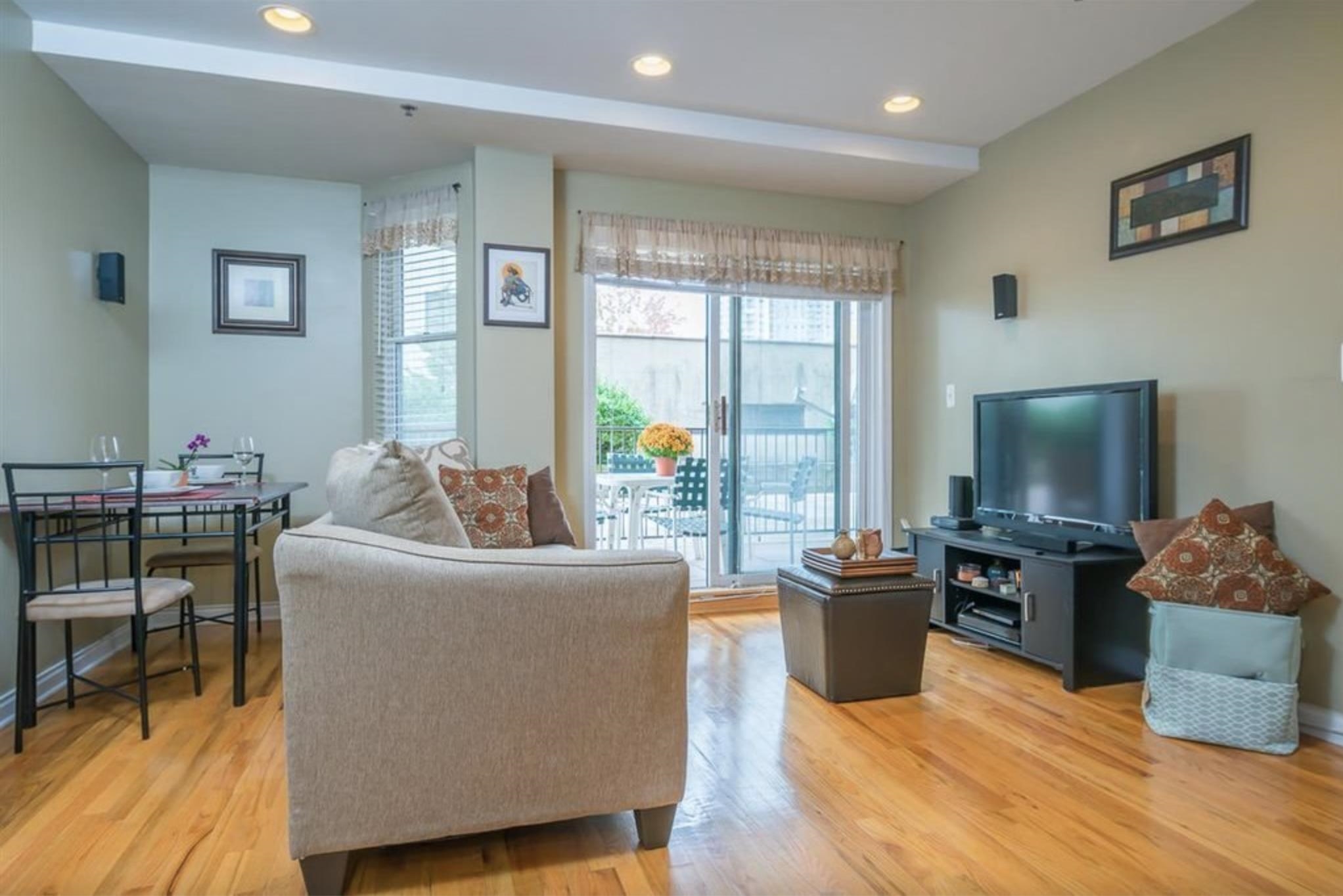 920 JEFFERSON ST Unit: 205