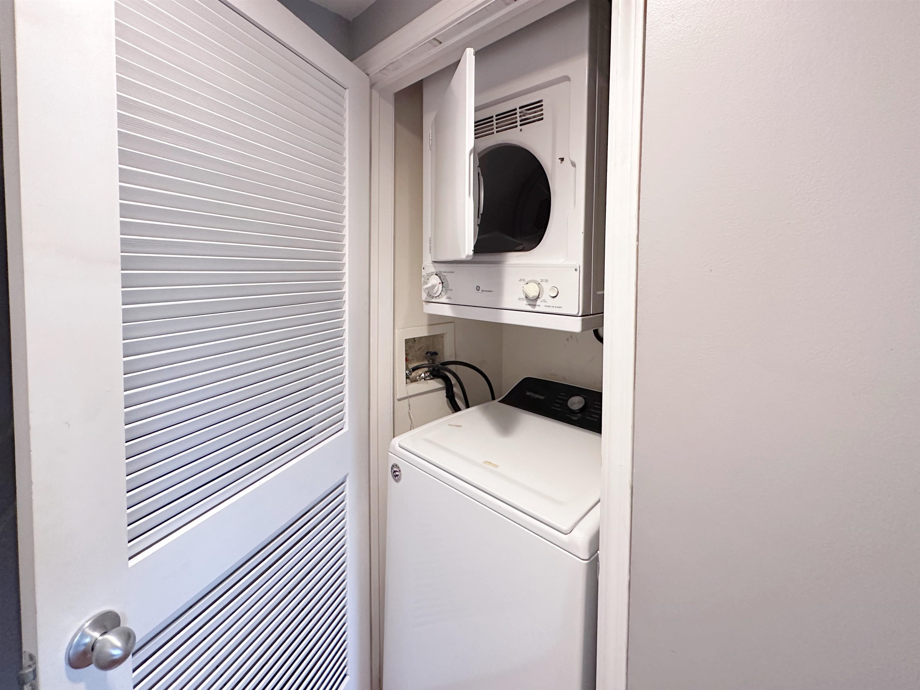 920 JEFFERSON ST Unit: 205